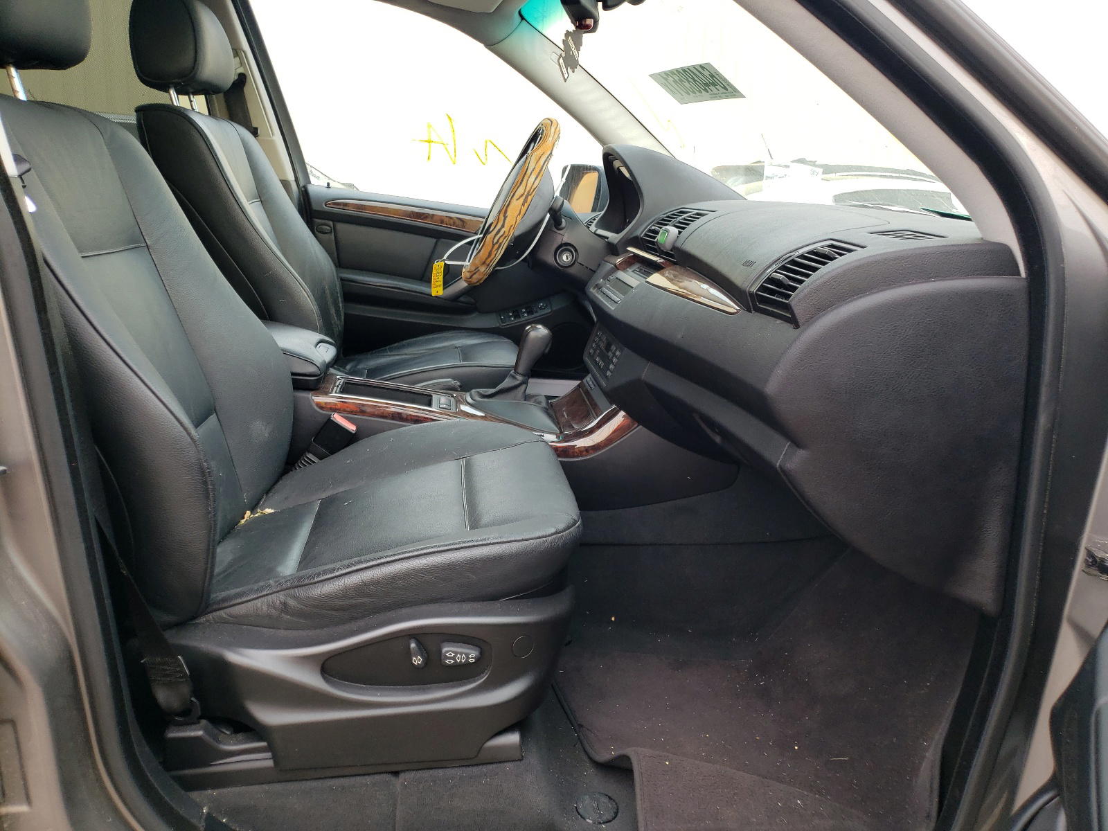 Photo 5 from auction – 2004 BMW X5 3.0I with VIN 5UXFA13584LU34481