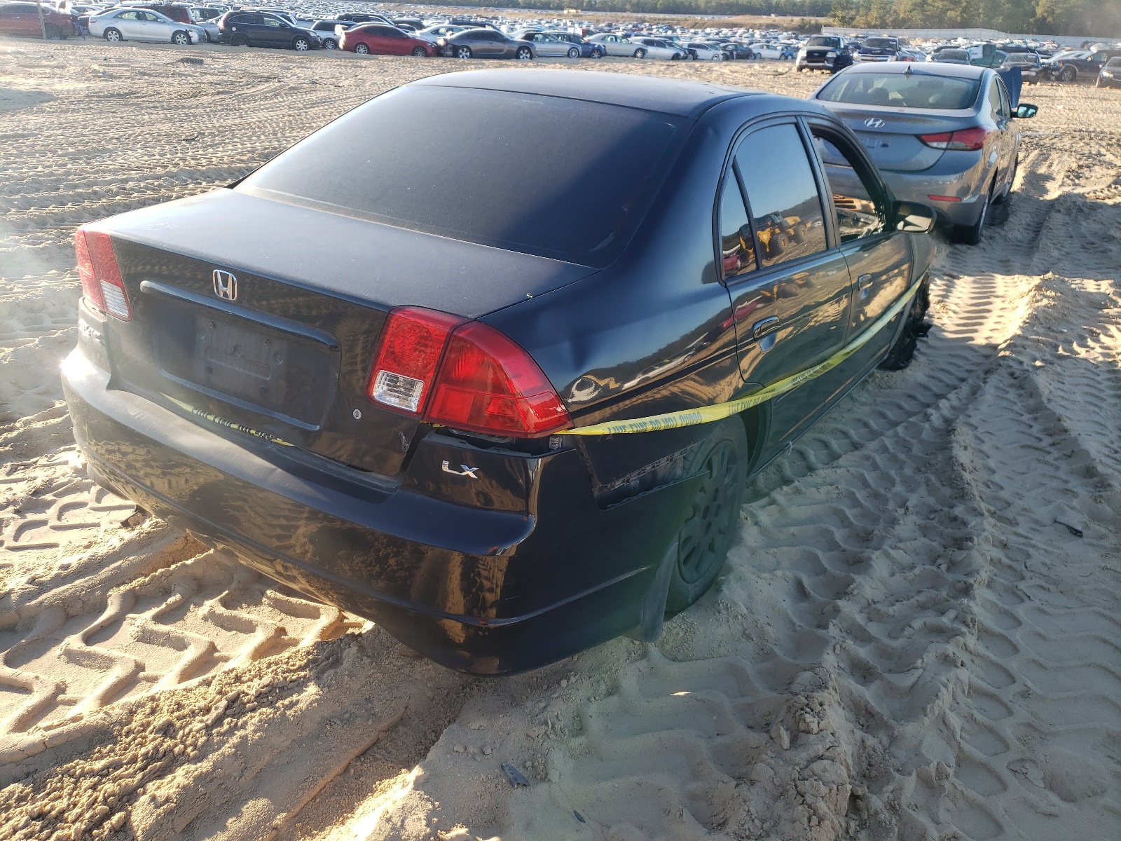 Photo 4 from auction – 2005 HONDA CIVIC LX with VIN 2HGES16695H632453