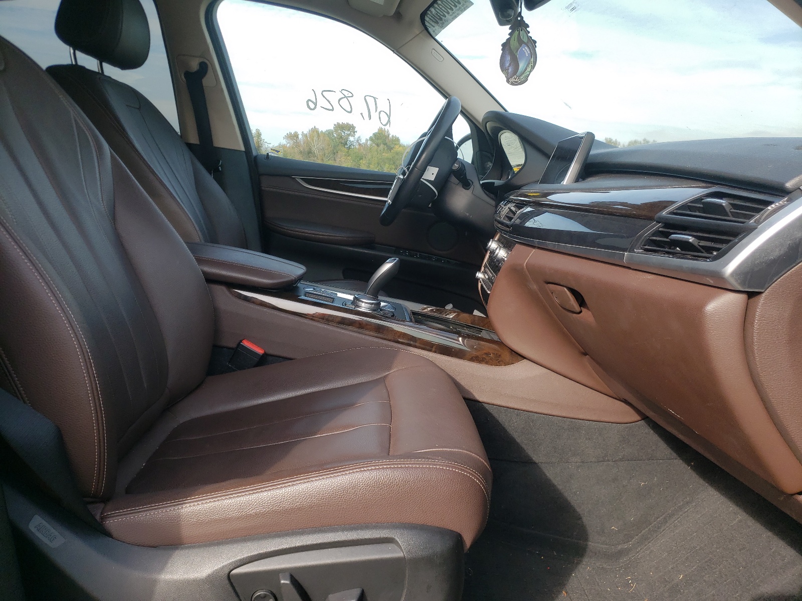 Photo 5 from auction – 2015 BMW X5 SDRIVE3 with VIN 5UXKR2C5XF0H36987