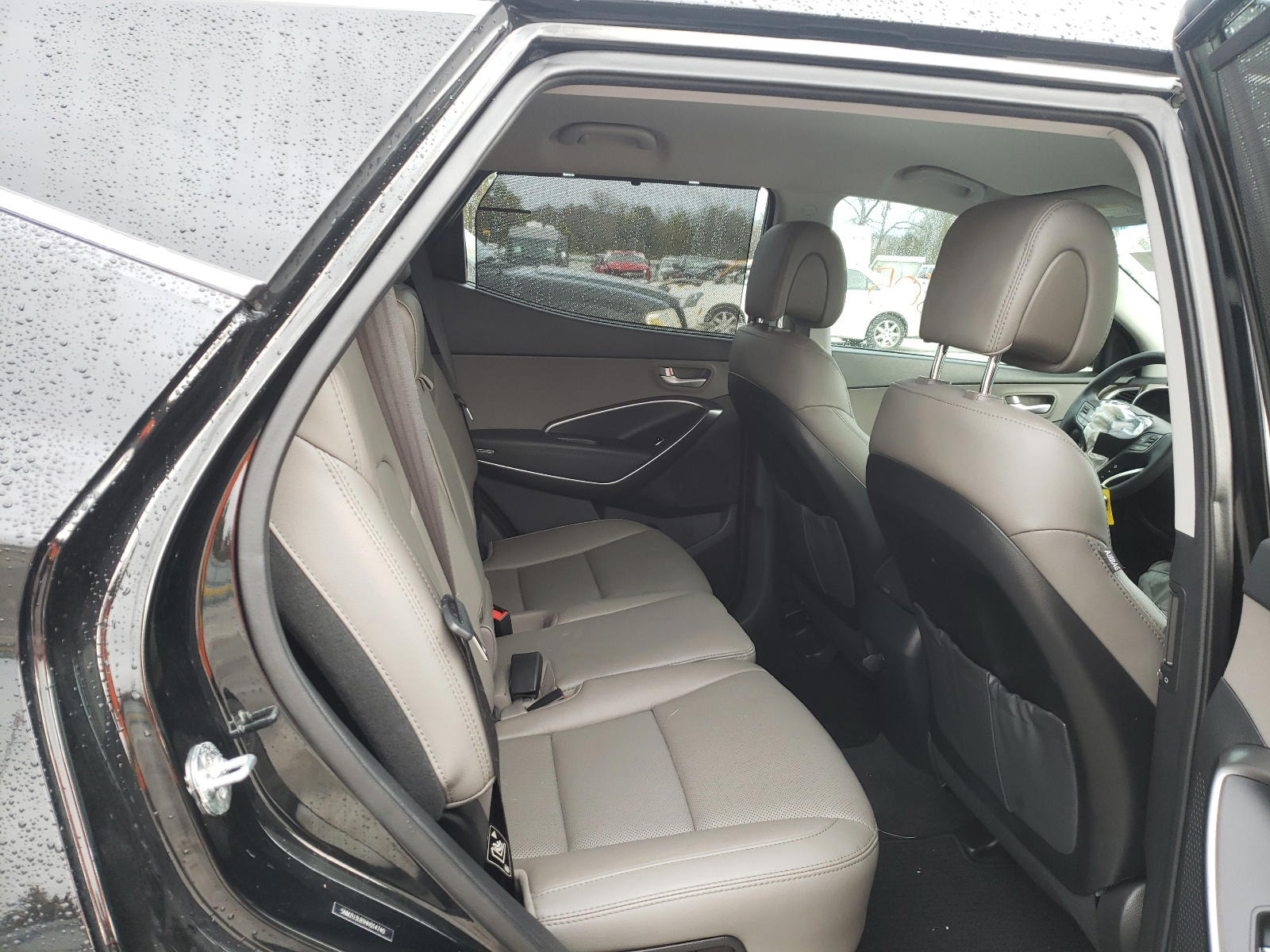 Photo 6 from auction – 2017 HYUNDAI SANTA FE S with VIN 5NMZU3LB1HH014740