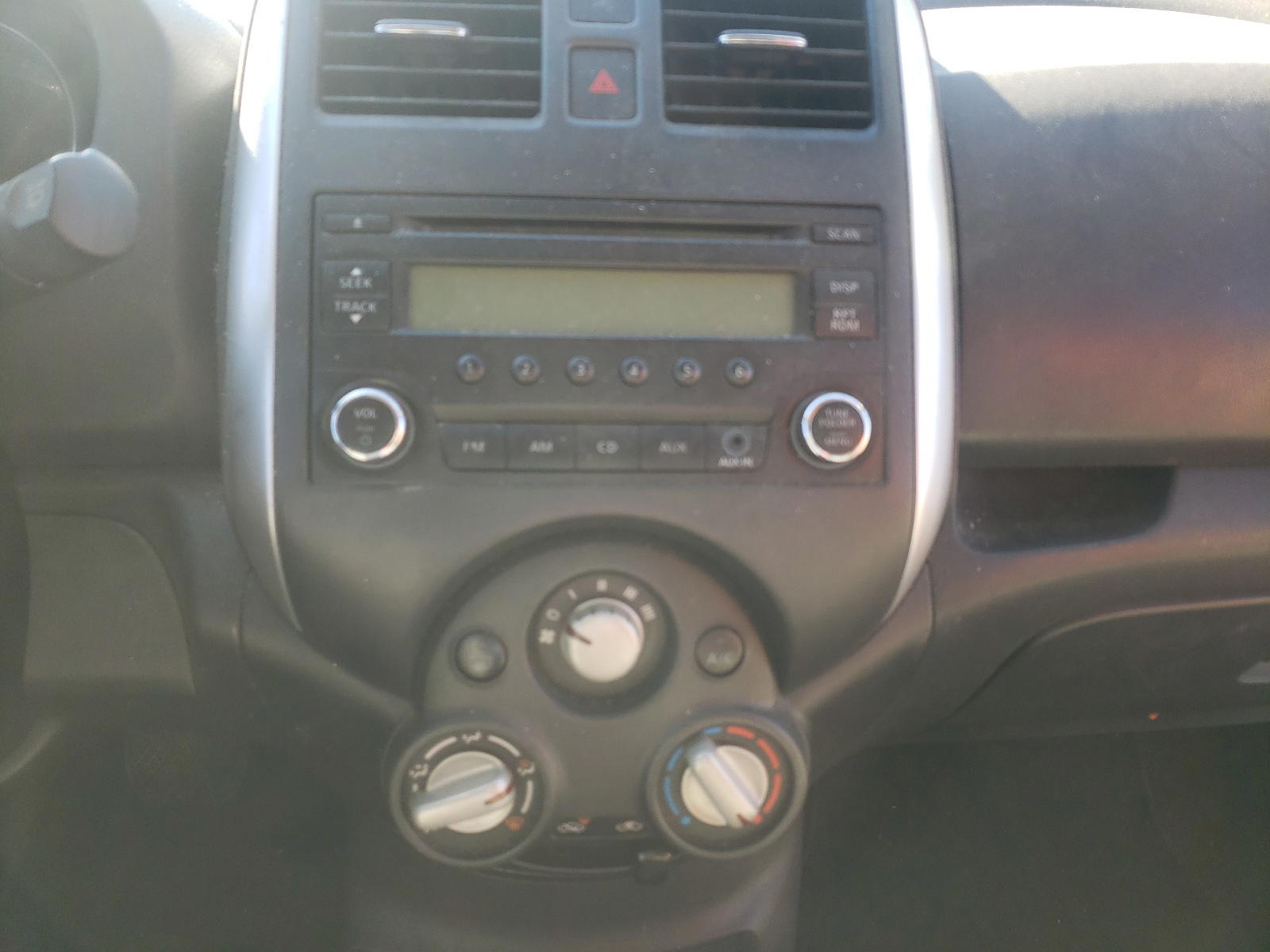 Photo 9 from auction – 2014 NISSAN VERSA NOTE with VIN 3N1CE2CP3EL358399