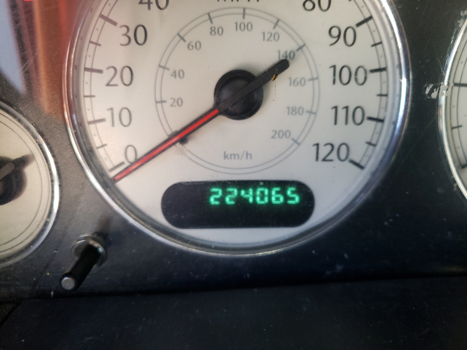 Photo 8 from auction – 2005 CHRYSLER TOWN & COU with VIN 2C8GP64L35R481973