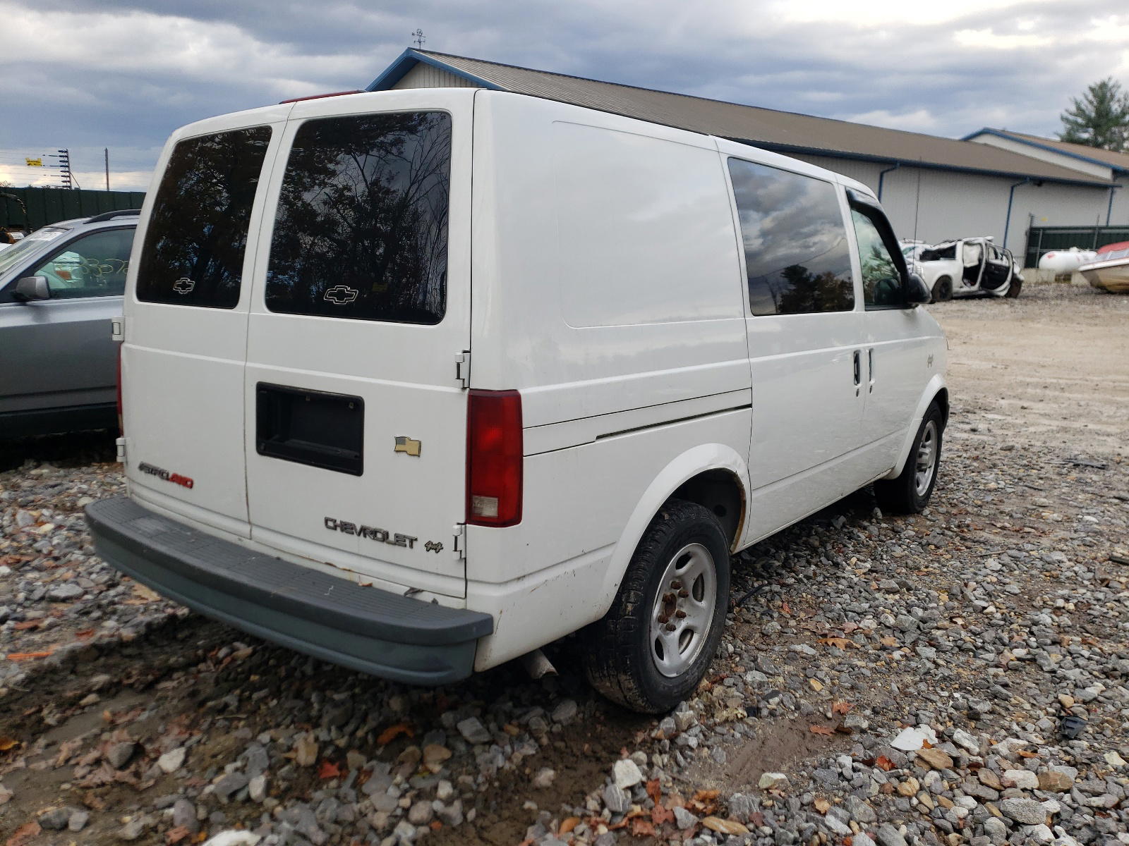 Photo 4 from auction – 2004 CHEVROLET ASTRO with VIN 1GCDL19X64B116005