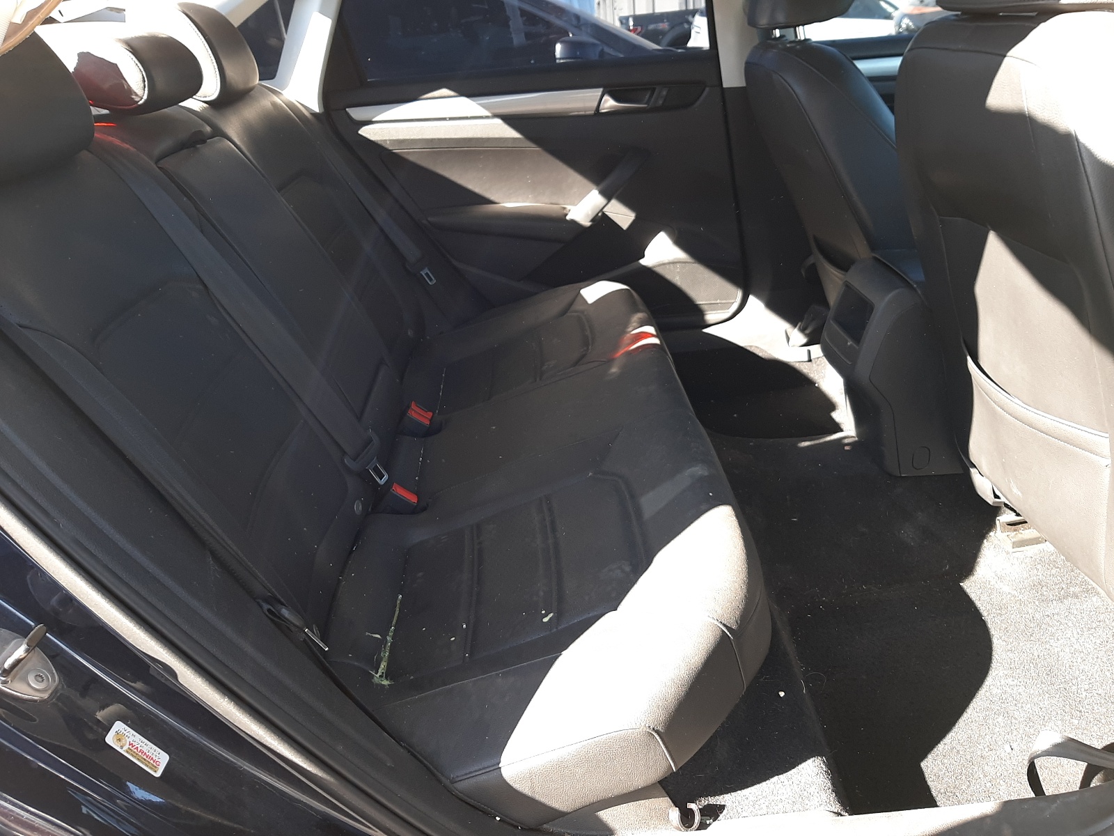Photo 6 from auction – 2014 VOLKSWAGEN PASSAT S with VIN 1VWAP7A34EC021373