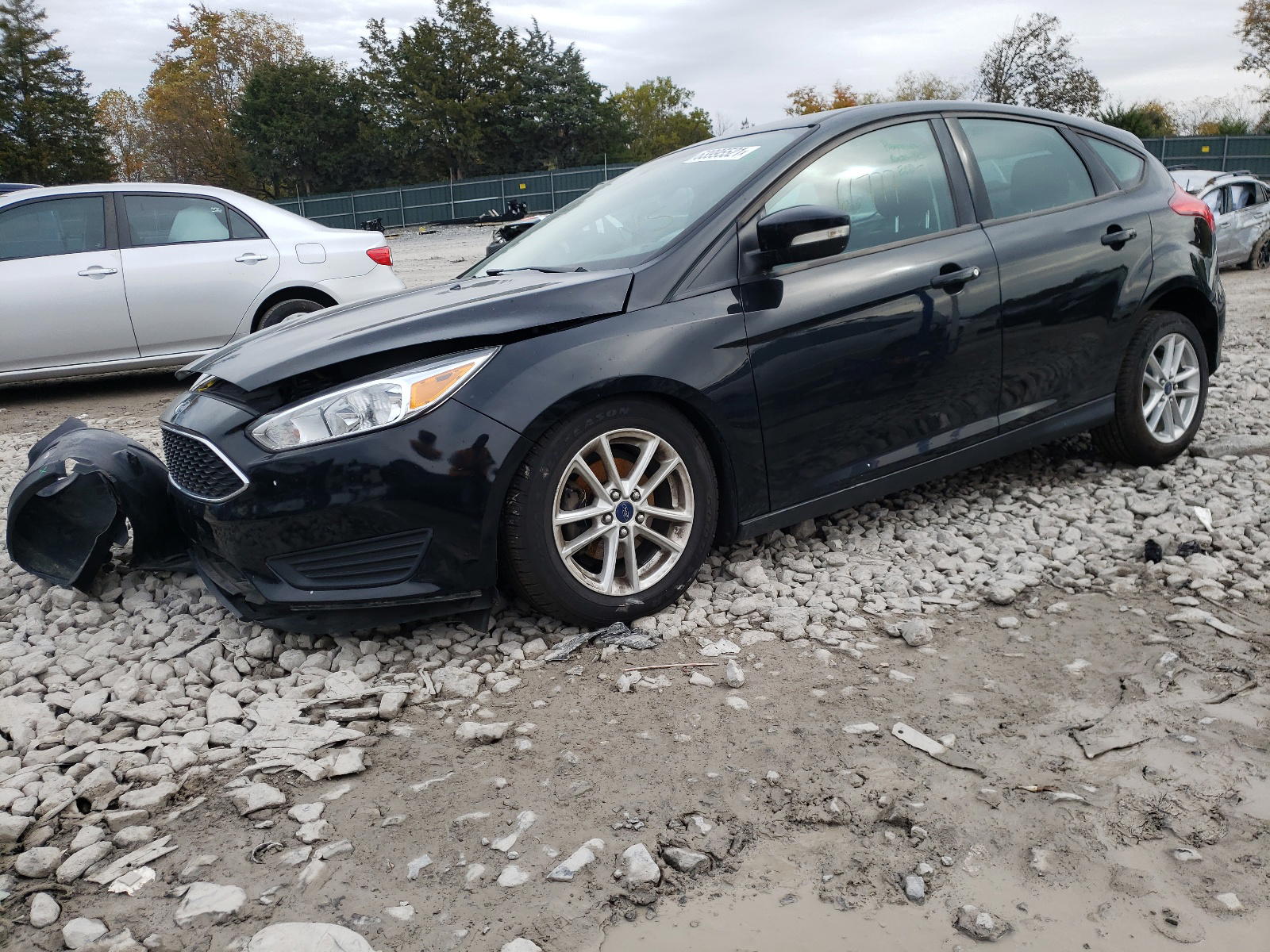 Photo 2 from auction – 2016 FORD FOCUS SE with VIN 1FADP3K2XGL223660