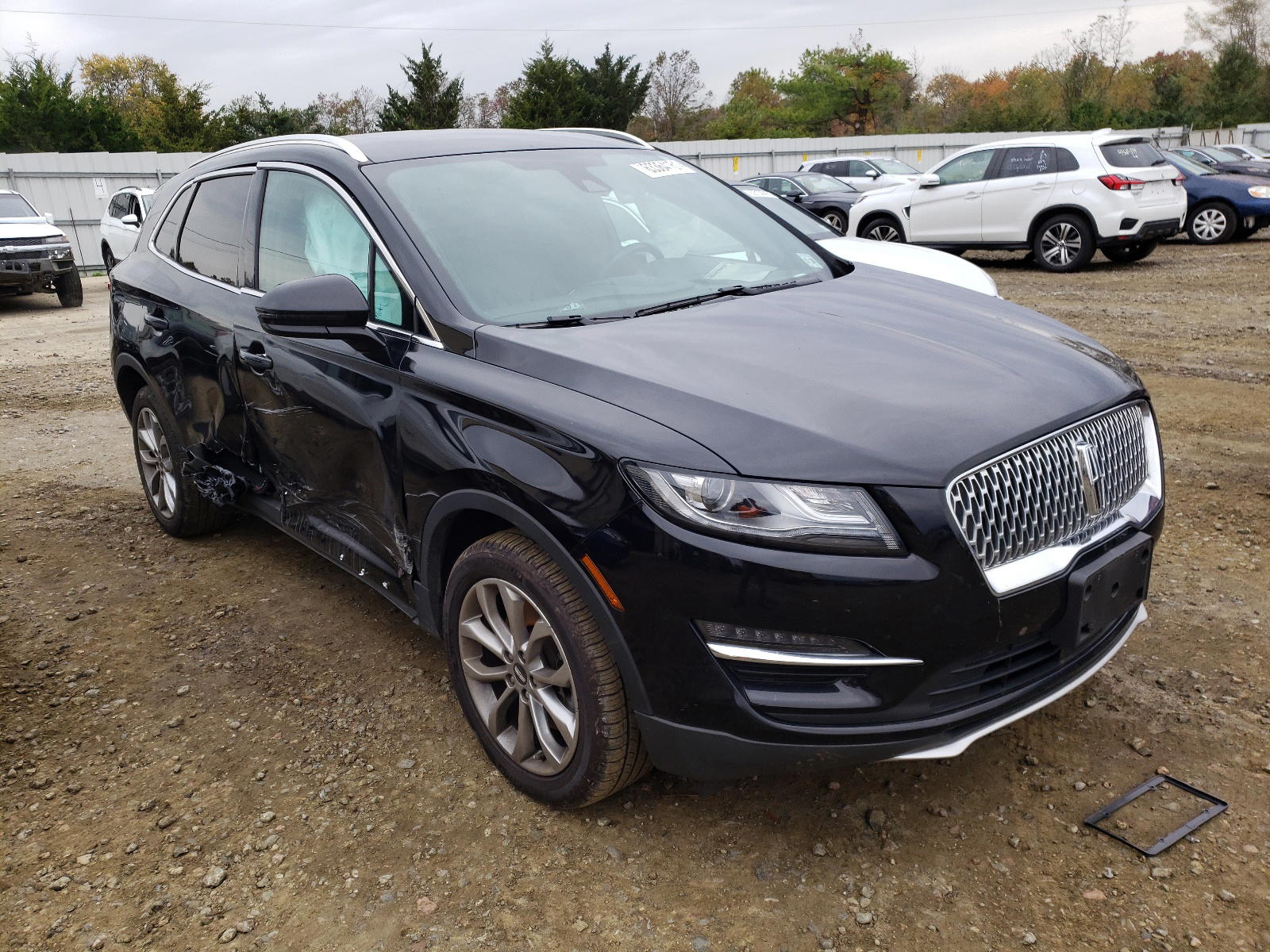 LINCOLN MKC SELECT 2019 with VIN 5LMCJ2D92KUL20486 - Photo from auction
