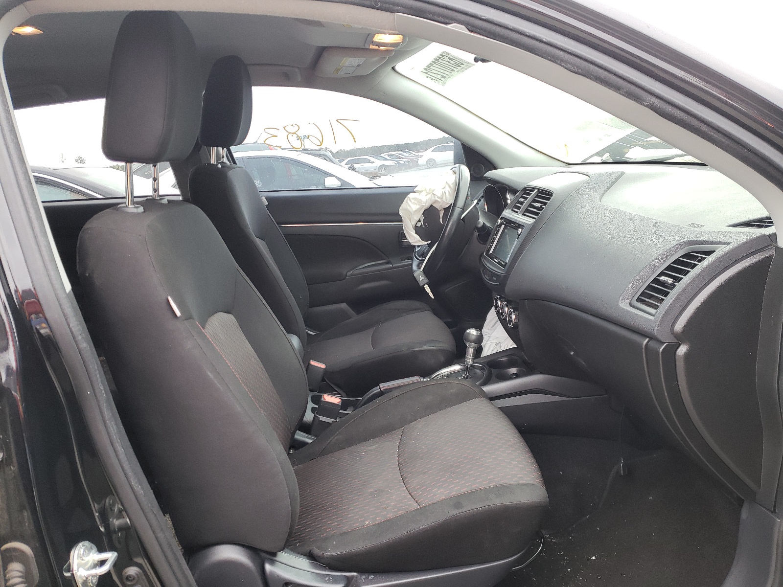 Photo 5 from auction – 2017 MITSUBISHI OUTLANDER with VIN JA4AP3AU4HZ032678