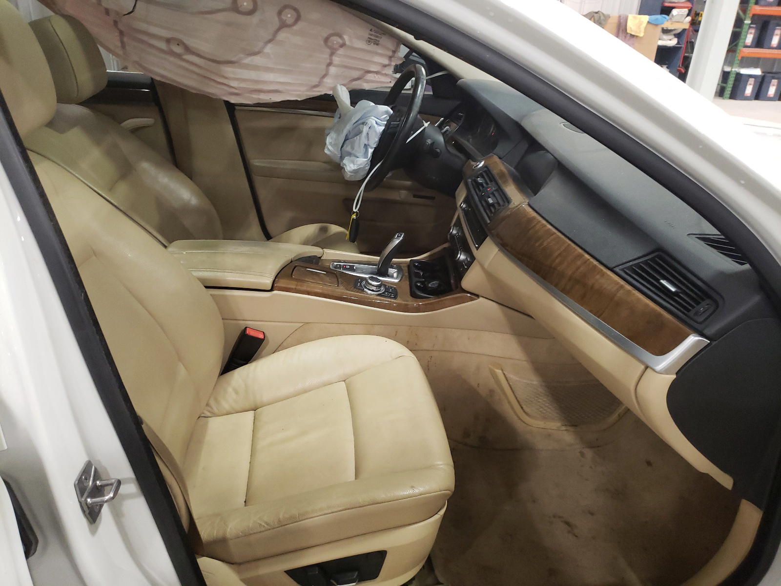 Photo 5 from auction – 2011 BMW 535 XI with VIN WBAFU7C57BC872205