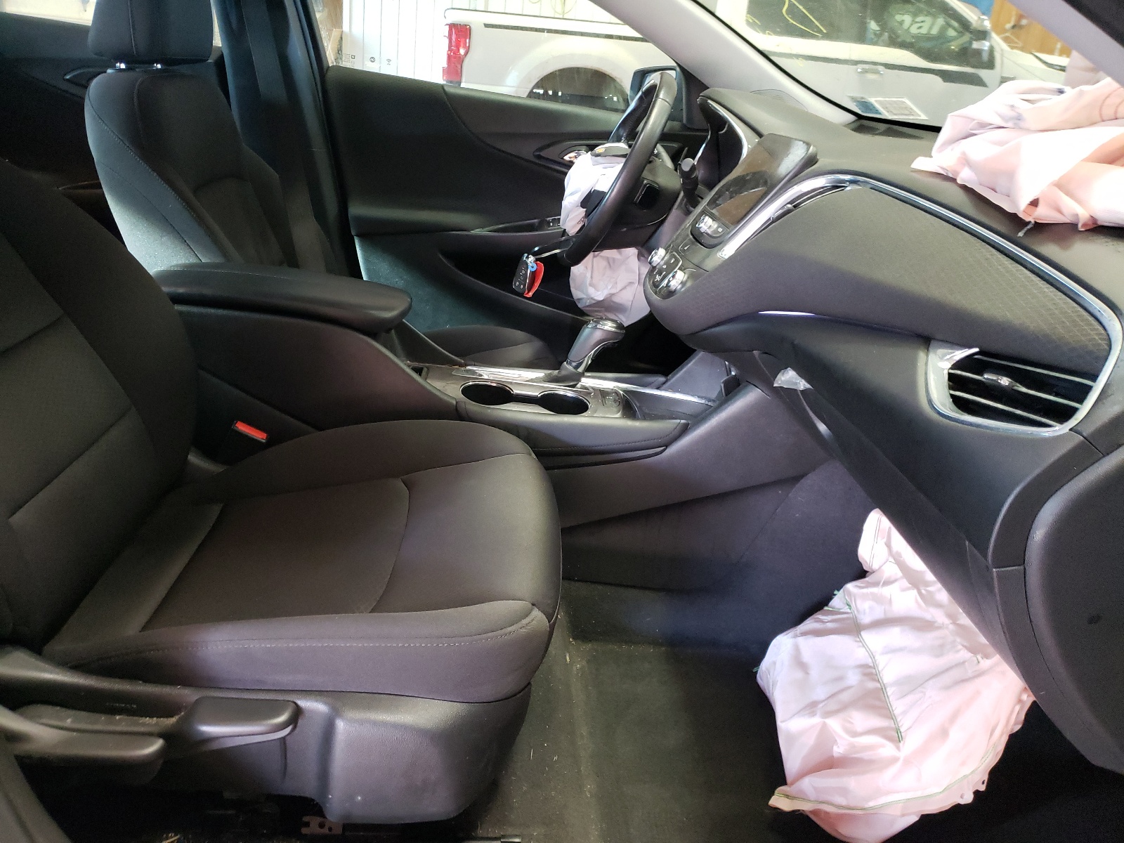 Photo 5 from auction – 2018 CHEVROLET MALIBU LT with VIN 1G1ZD5ST1JF220562