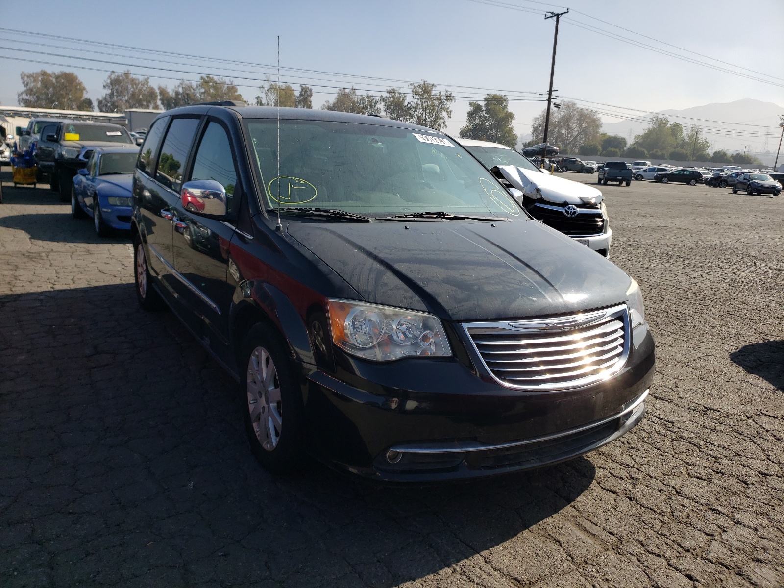 Photo 1 from auction – 2012 CHRYSLER TOWN & COU with VIN 2C4RC1CG3CR376750