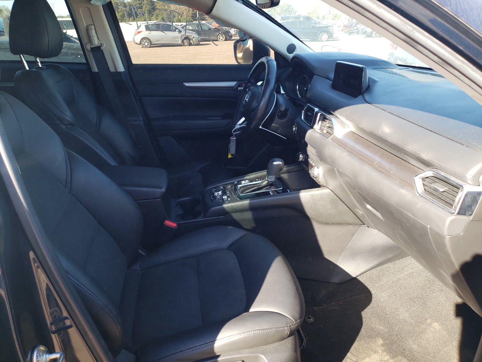 Photo 5 from auction – 2017 MAZDA CX-5 TOURI with VIN JM3KFACLXH0177631