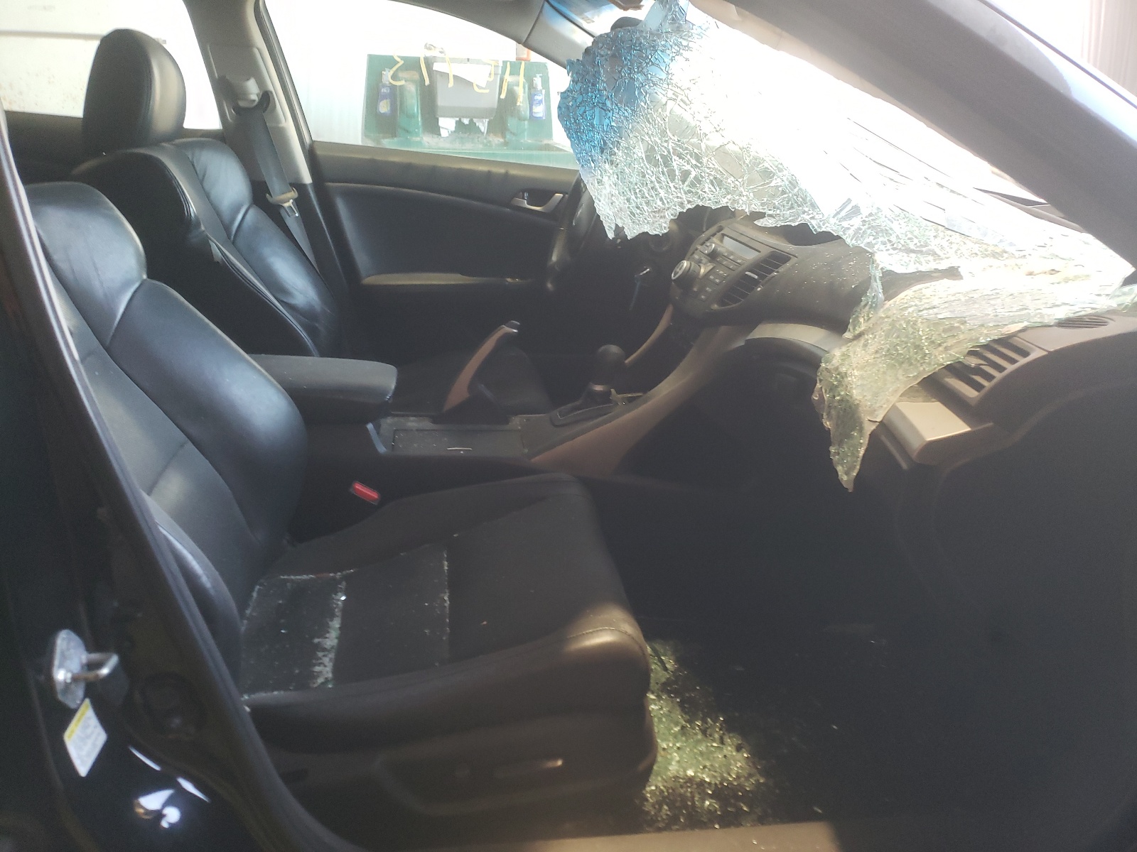 Photo 5 from auction – 2010 ACURA TSX with VIN JH4CU2F67AC027705