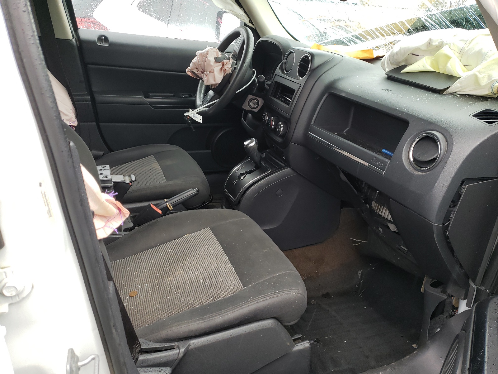 Photo 5 from auction – 2014 JEEP PATRIOT SP with VIN 1C4NJPBA8ED690758