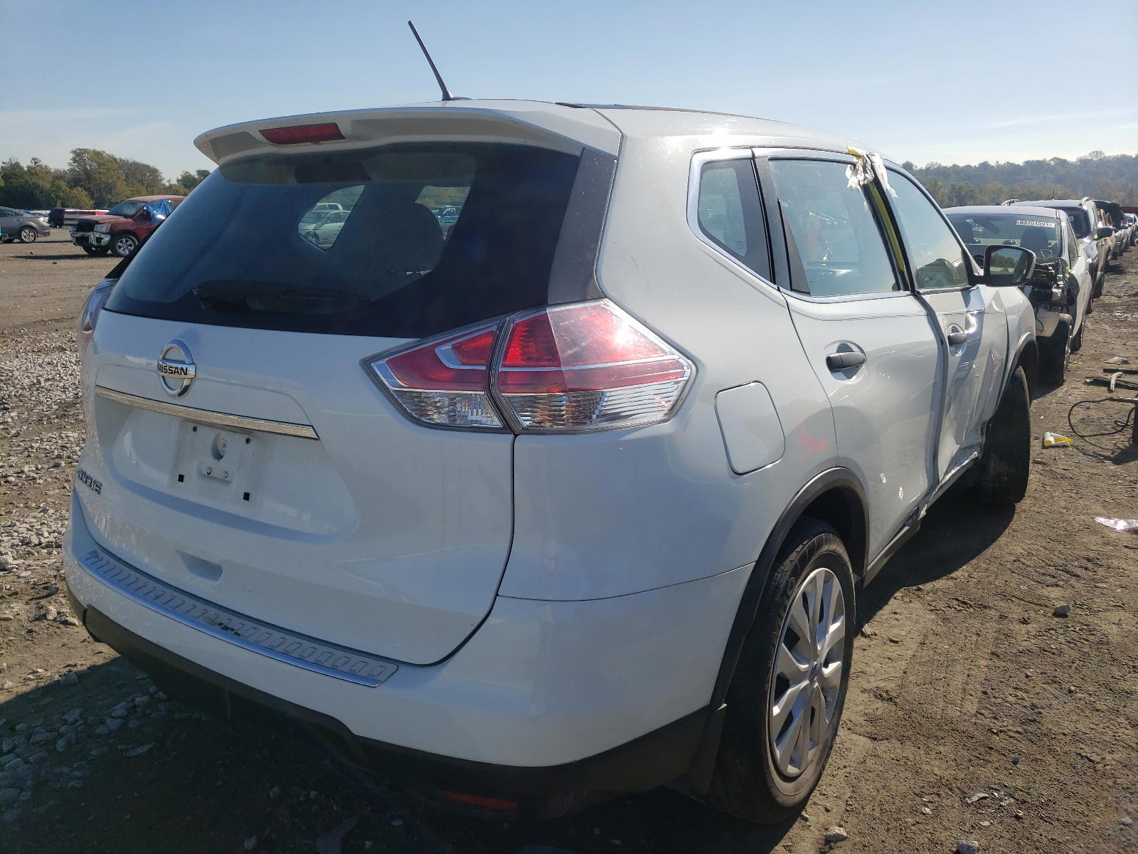 Photo 4 from auction – 2016 NISSAN ROGUE S with VIN KNMAT2MT6GP613897