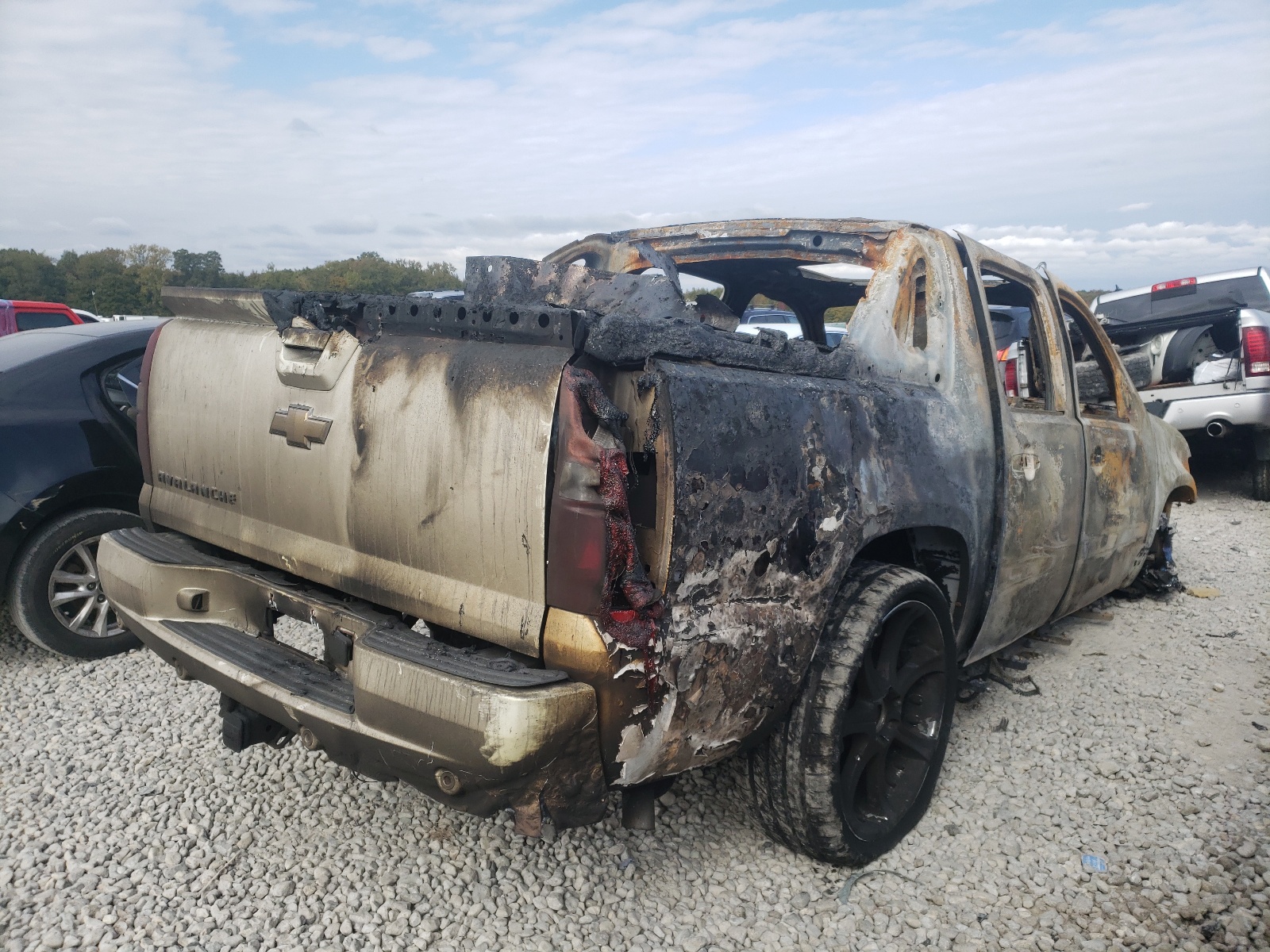 Photo 4 from auction – 2007 CHEVROLET AVALANCHE with VIN 3GNEC12J57G165905