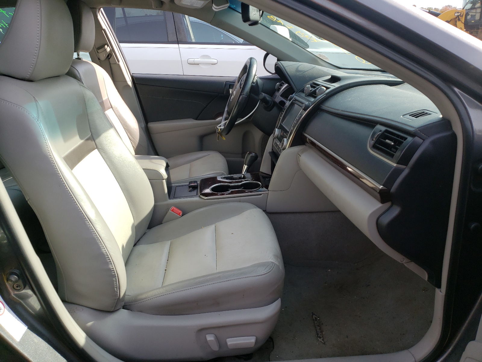 Photo 5 from auction – 2014 TOYOTA CAMRY L with VIN 4T1BF1FK9EU835175