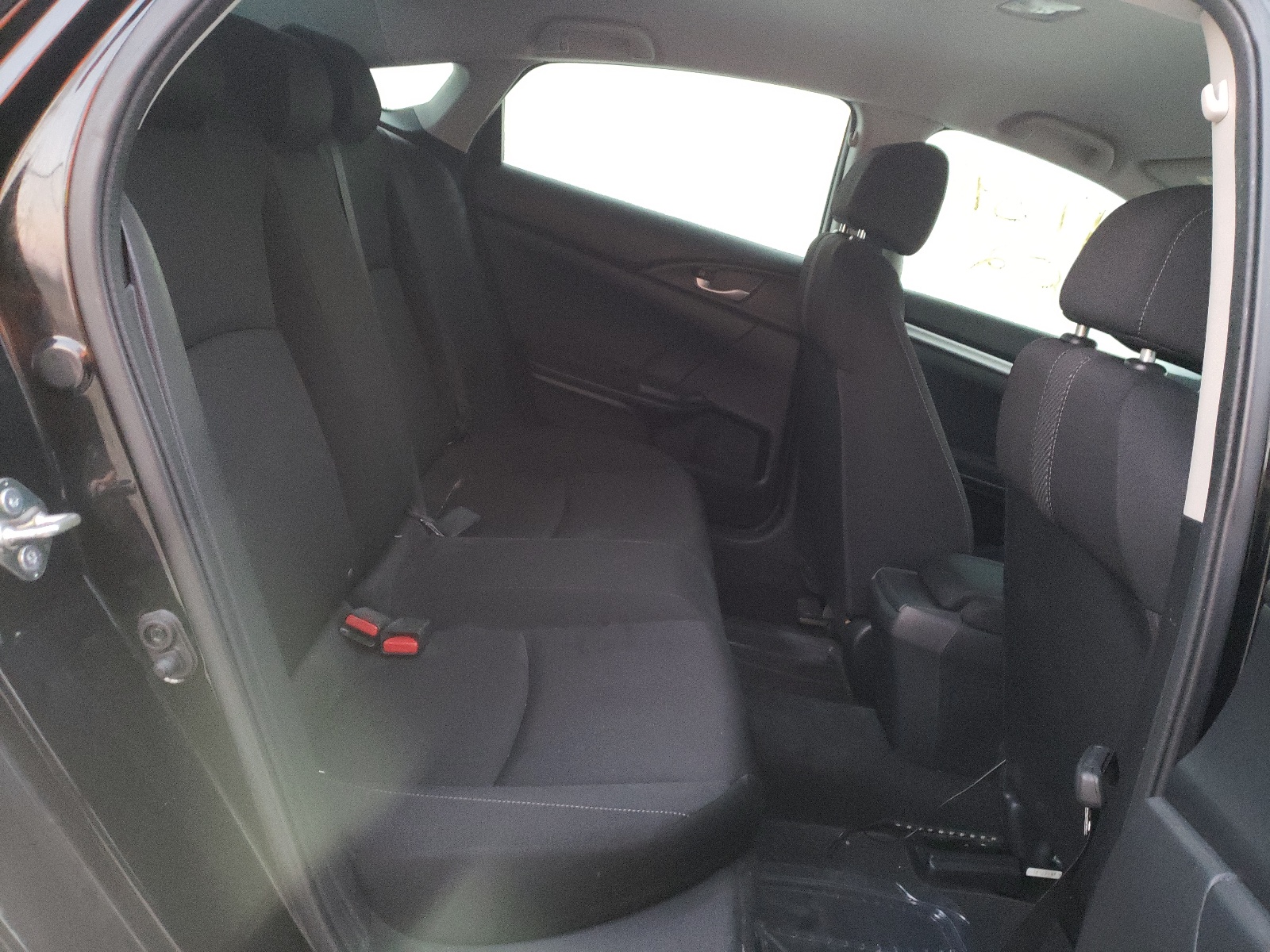 Photo 6 from auction – 2017 HONDA CIVIC LX with VIN 2HGFC2F57HH522763