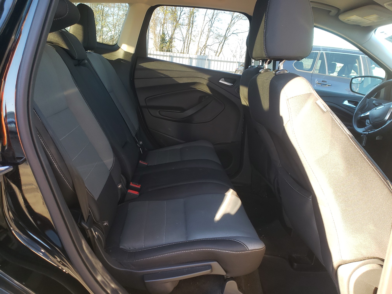 Photo 6 from auction – 2016 FORD ESCAPE SE with VIN 1FMCU9GX4GUC48291