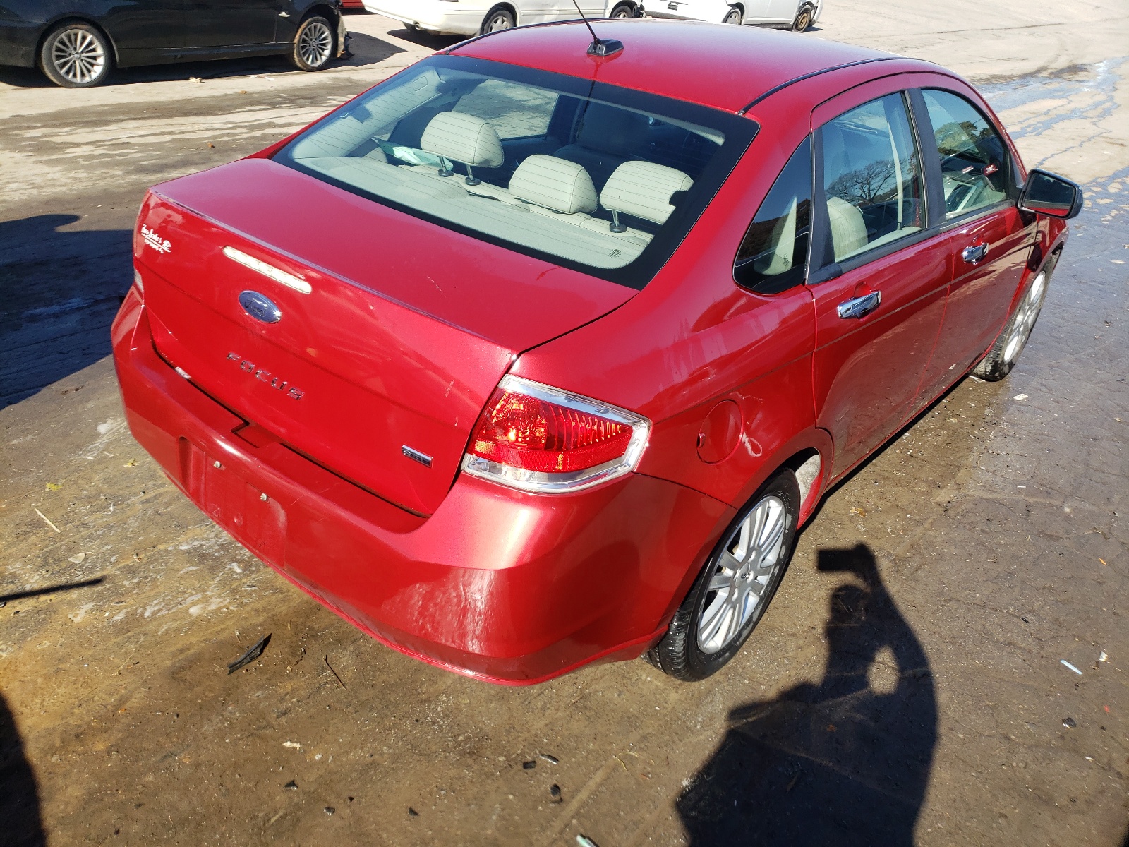 Photo 4 from auction – 2011 FORD FOCUS SEL with VIN 1FAHP3HN9BW160058