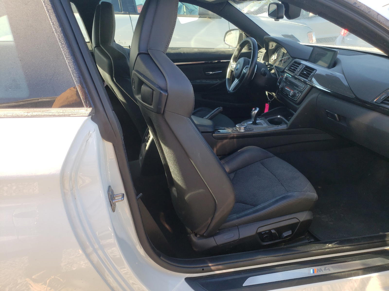 Photo 5 from auction – 2015 BMW M4 with VIN WBS3R9C56FK332397