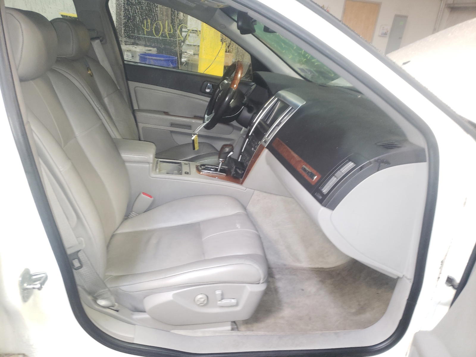 Photo 5 from auction – 2010 CADILLAC STS with VIN 1G6DU6EV8A0143831