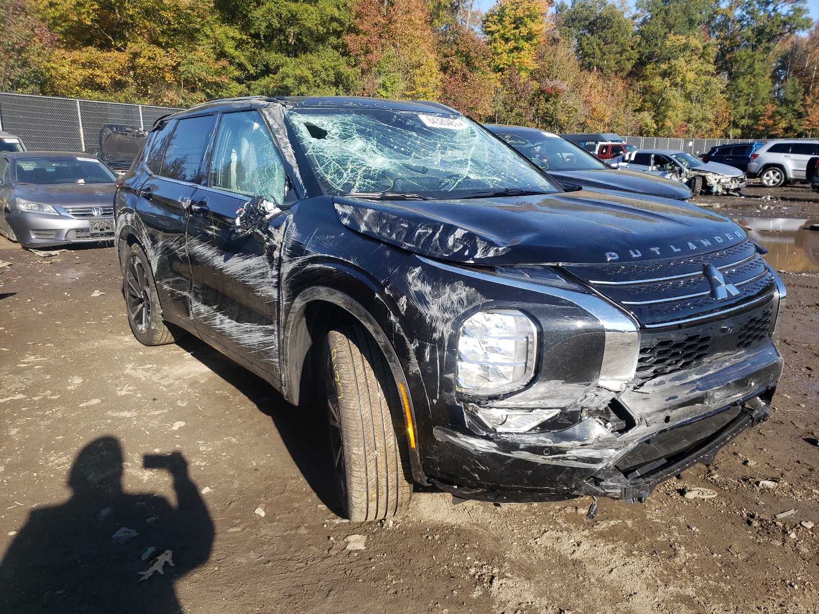 MITSUBISHI OUTLANDER 2022 with VIN JA4J3VA8XNZ028821 - Photo from auction