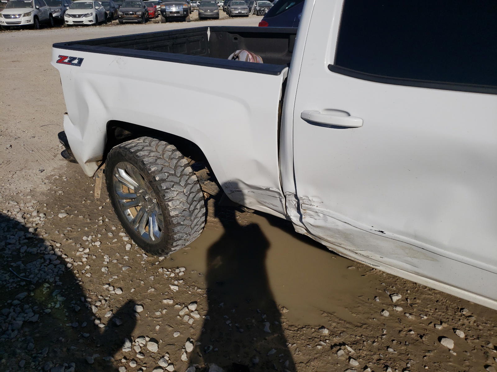 Photo 9 from auction – 2015 CHEVROLET SILVERADO with VIN 3GCUKREC0FG417612