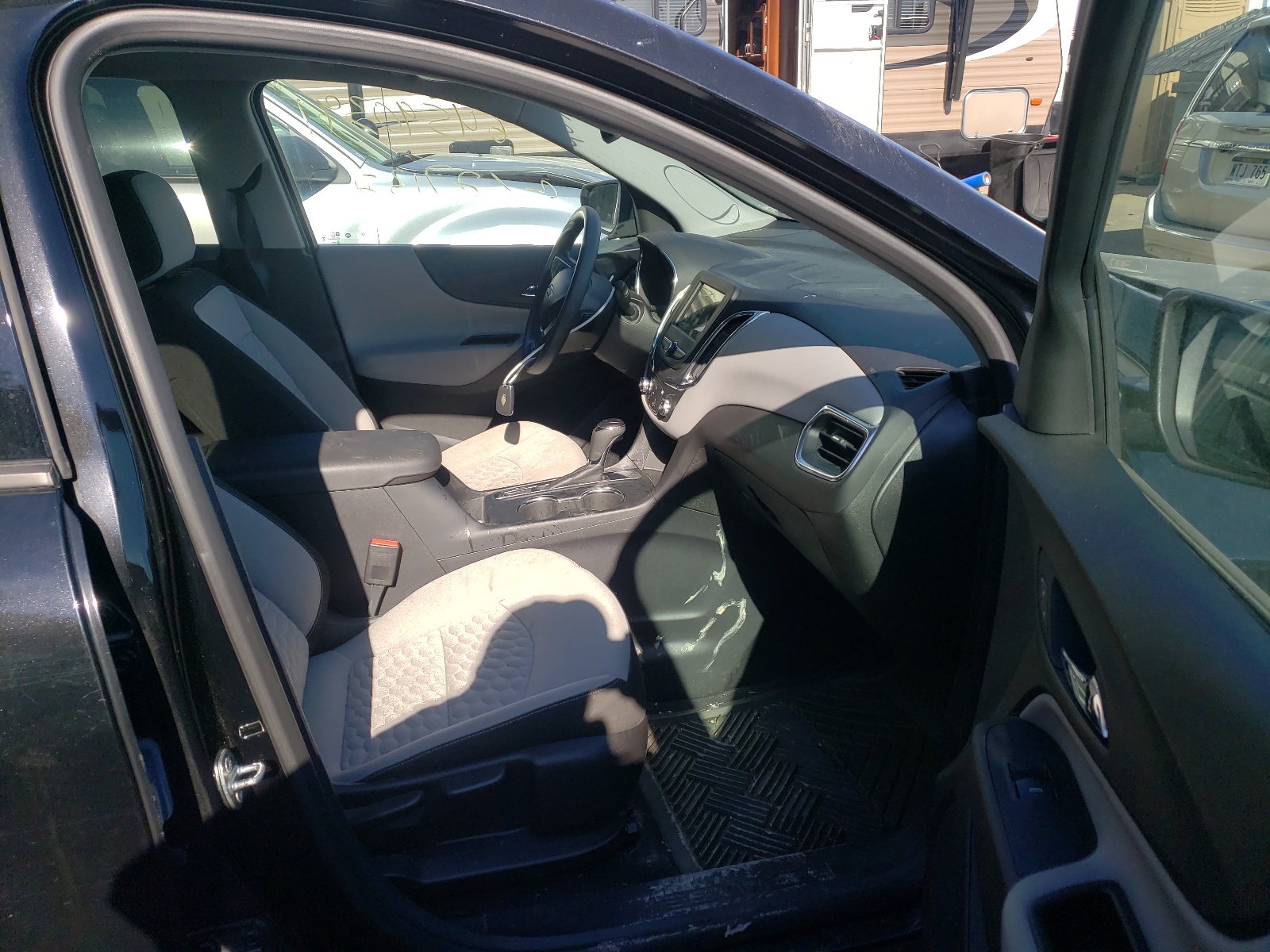 Photo 5 from auction – 2019 CHEVROLET EQUINOX LS with VIN 3GNAXHEV4KL274303