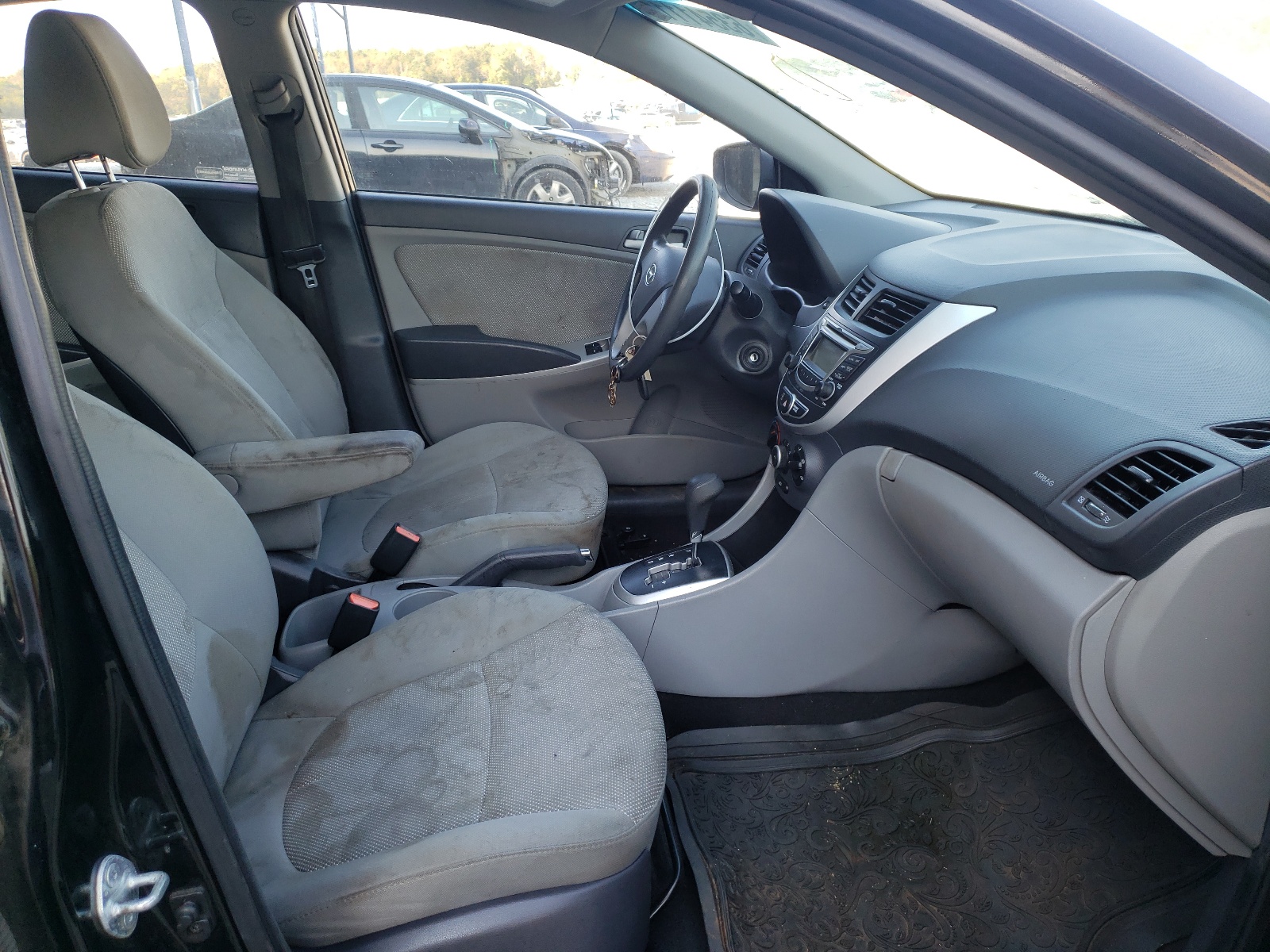 Photo 5 from auction – 2013 HYUNDAI ACCENT GLS with VIN KMHCT4AE7DU555446