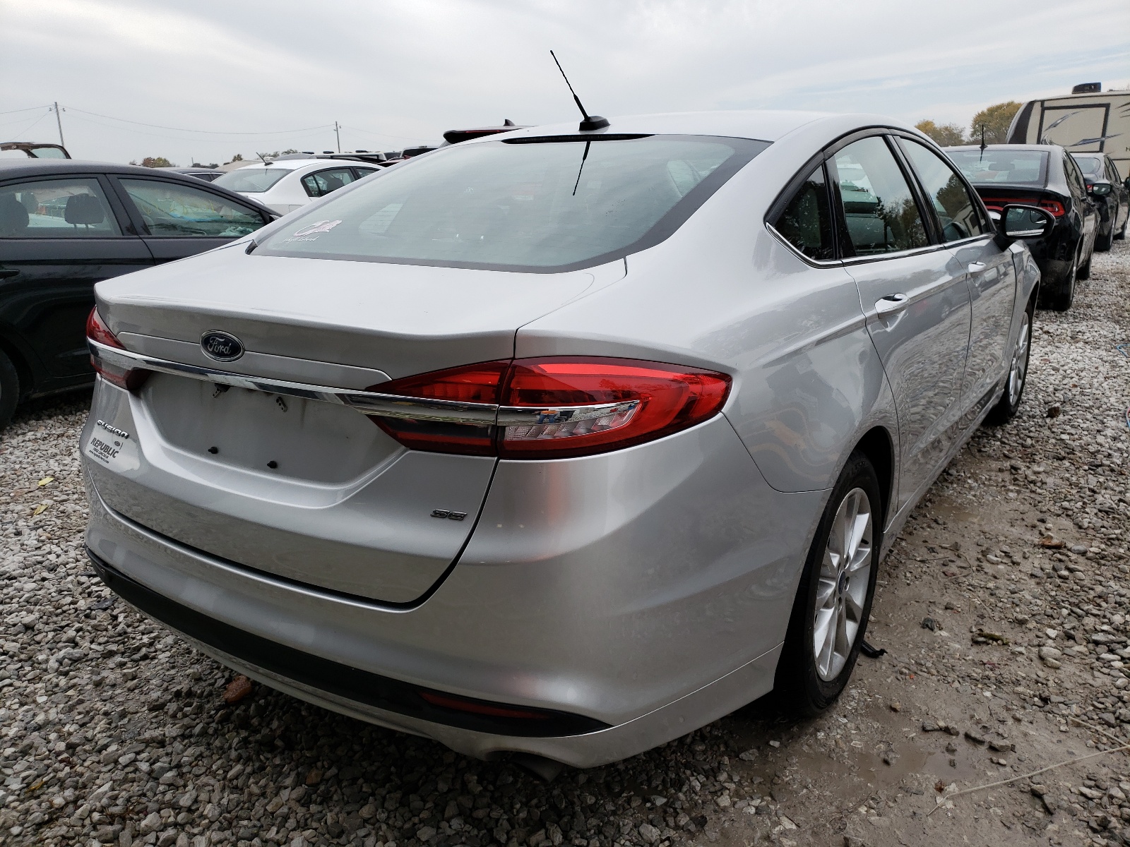 Photo 4 from auction – 2017 FORD FUSION SE with VIN 3FA6P0H73HR221388