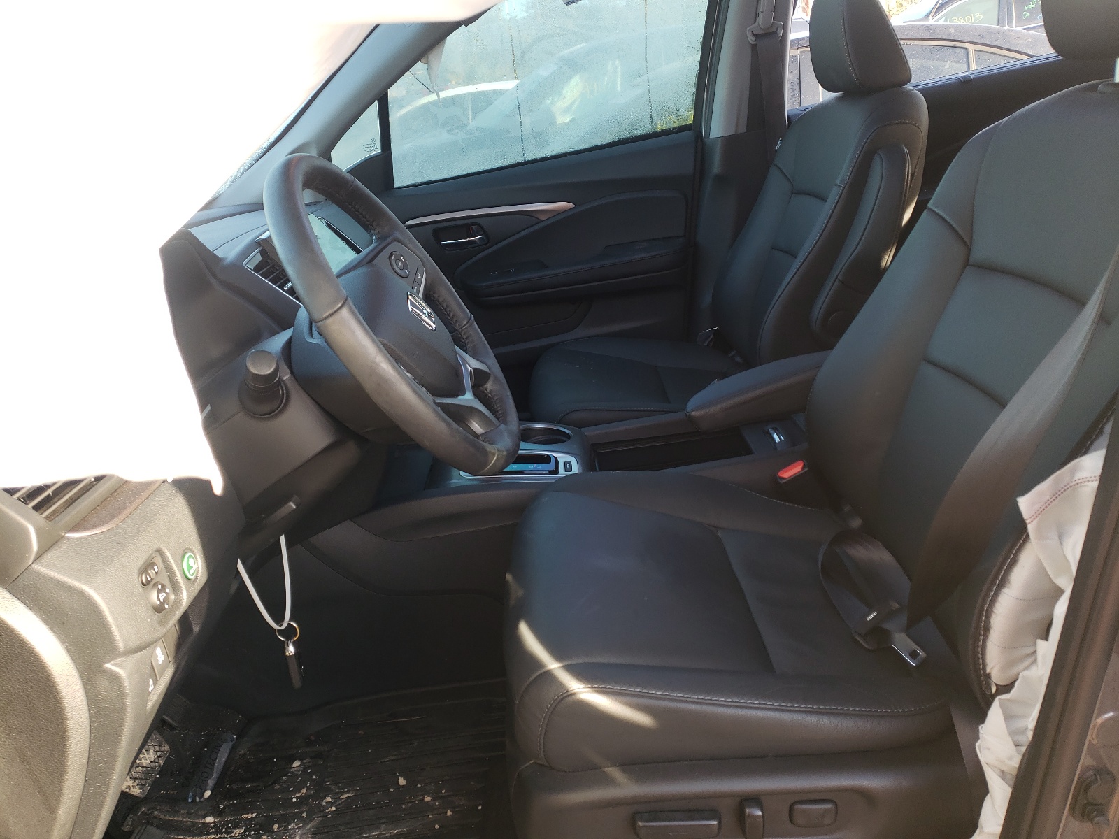 Photo 5 from auction – 2020 HONDA PILOT EXL with VIN 5FNYF5H55LB024721