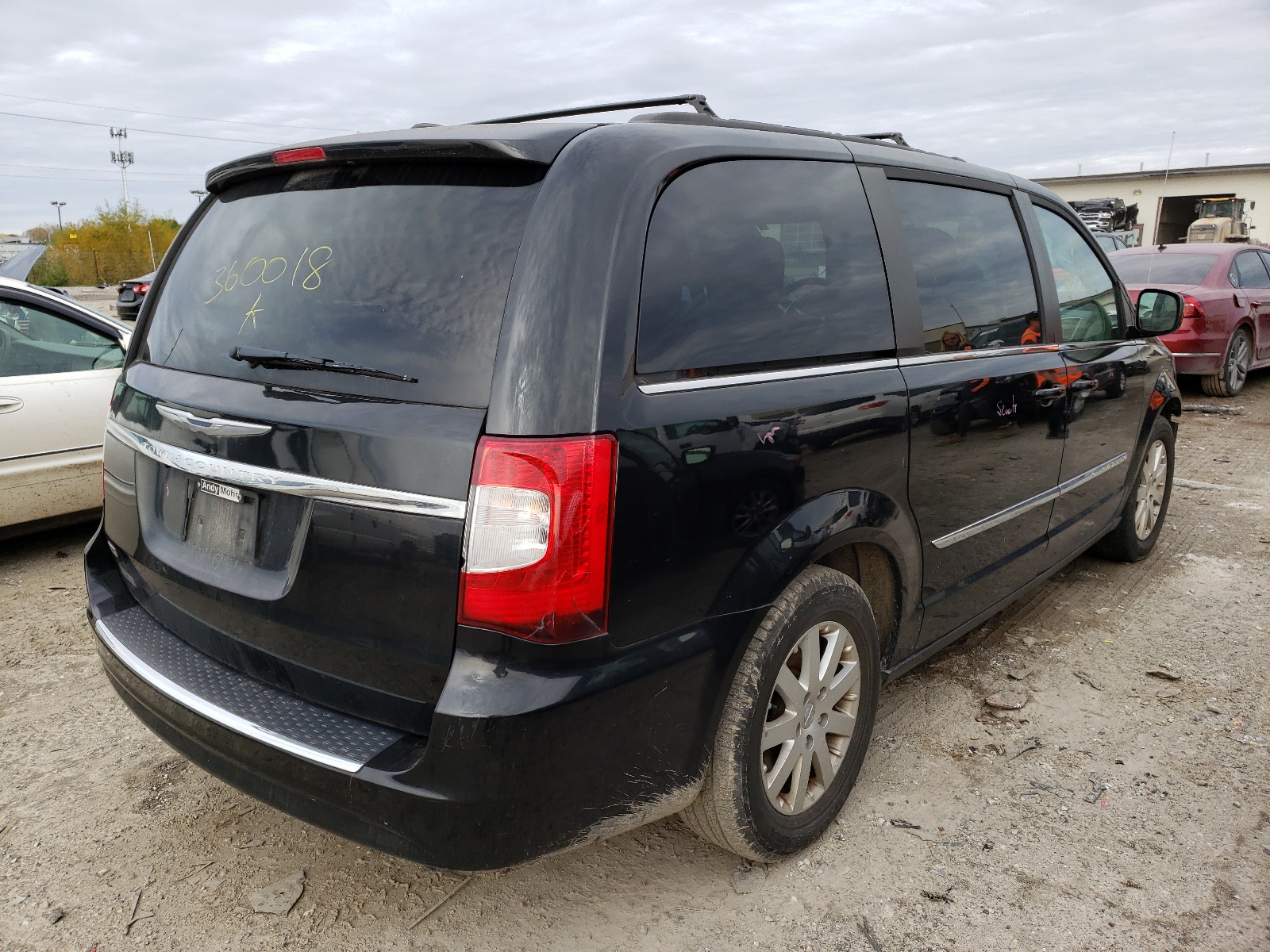 Photo 4 from auction – 2014 CHRYSLER TOWN & COU with VIN 2C4RC1BG3ER360018