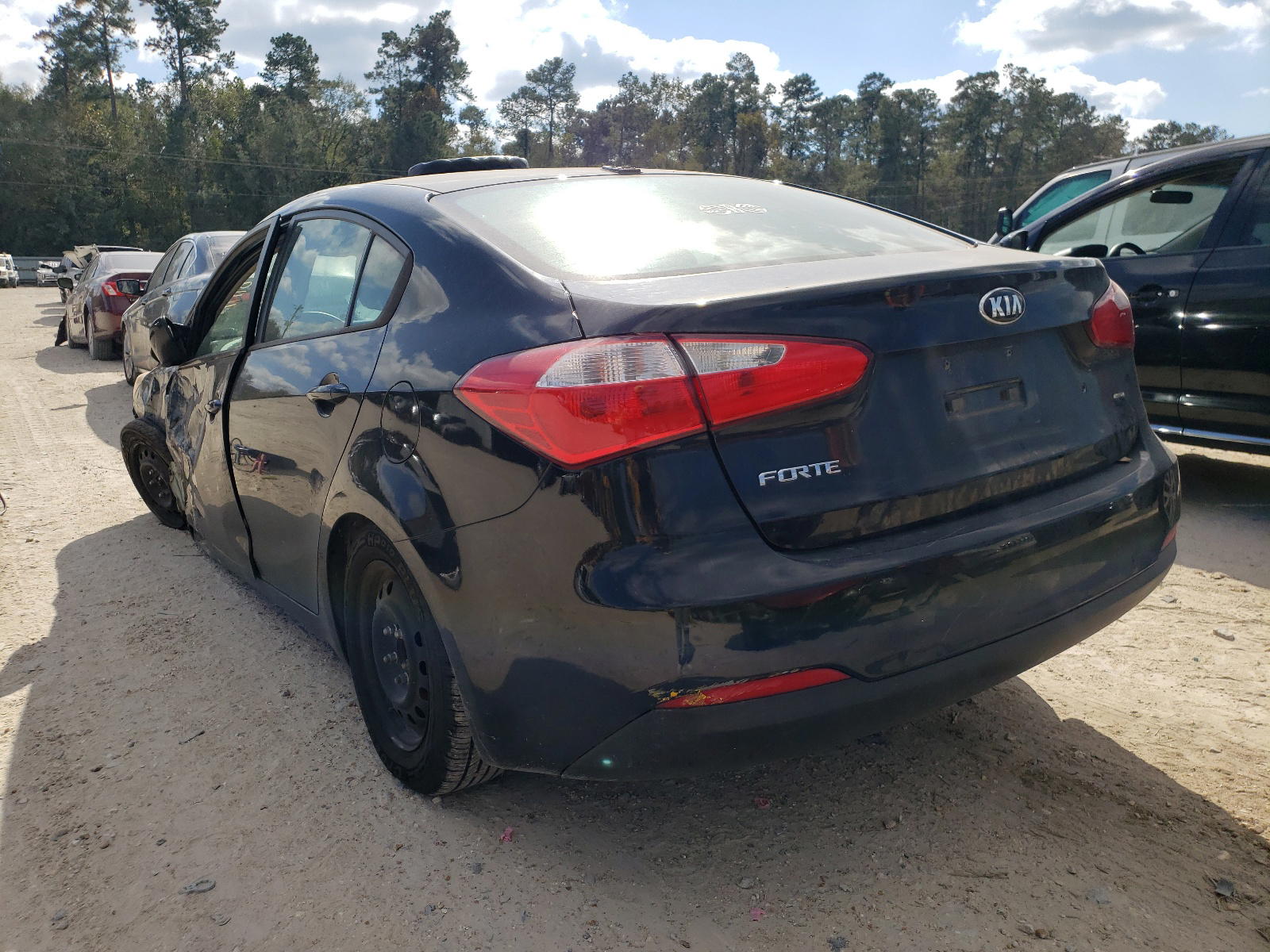 Photo 3 from auction – 2015 KIA FORTE LX with VIN KNAFK4A69F5403353