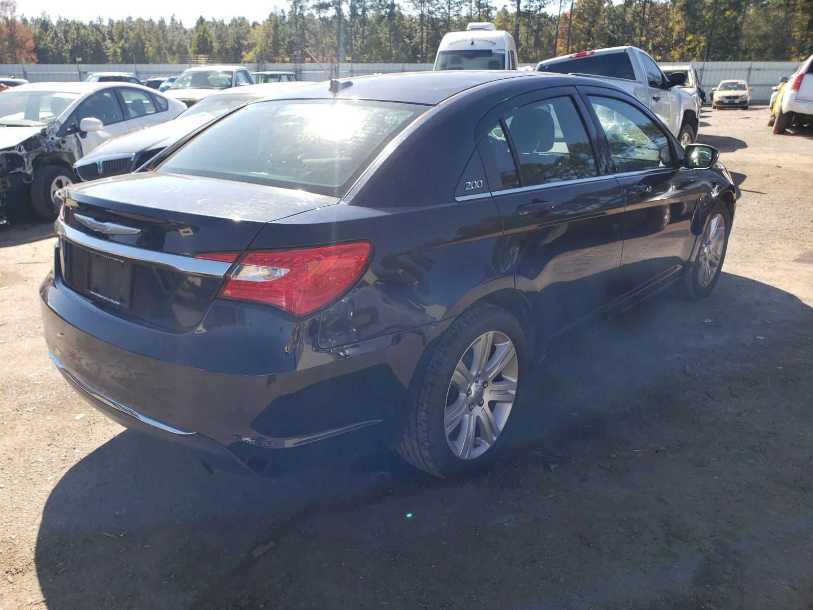 Photo 4 from auction – 2013 CHRYSLER 200 LX with VIN 1C3CCBAB7DN698023