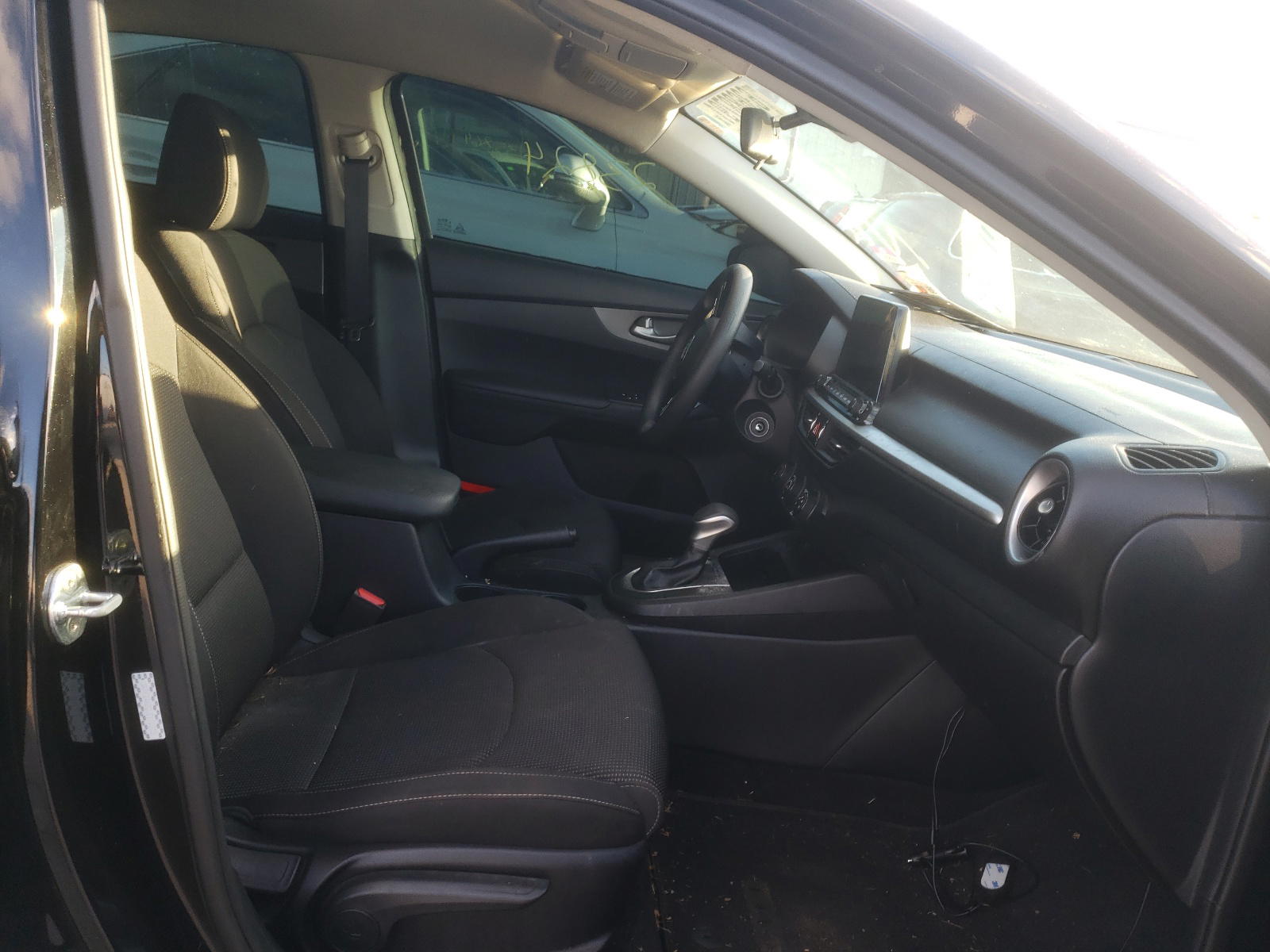 Photo 5 from auction – 2020 KIA FORTE with VIN 3KPF24AD2LE171373