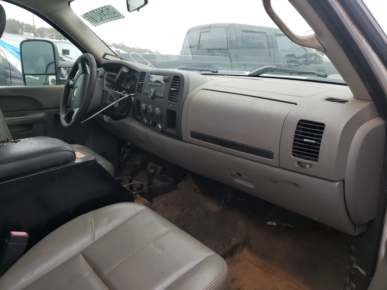 Photo 5 from auction – 2014 CHEVROLET SILVERADO with VIN 1GB3KZCG6EF155911