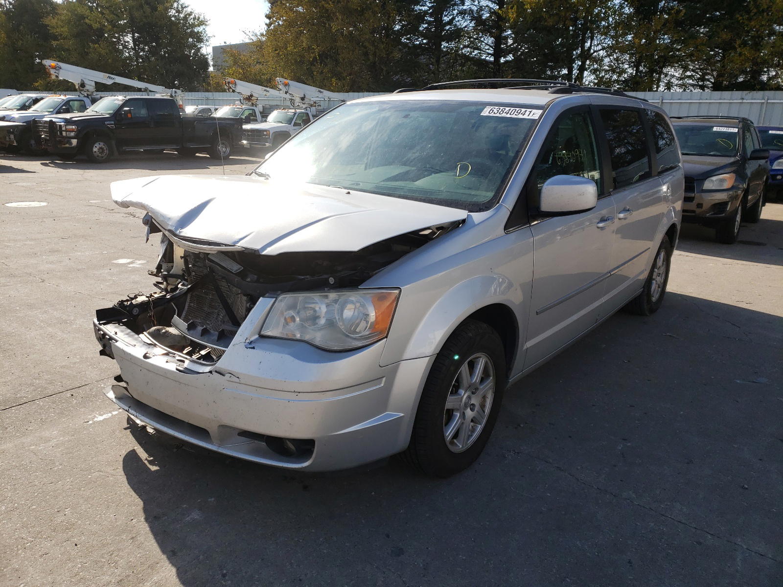 Photo 2 from auction – 2010 CHRYSLER TOWN & COU with VIN 2A4RR5D11AR393733