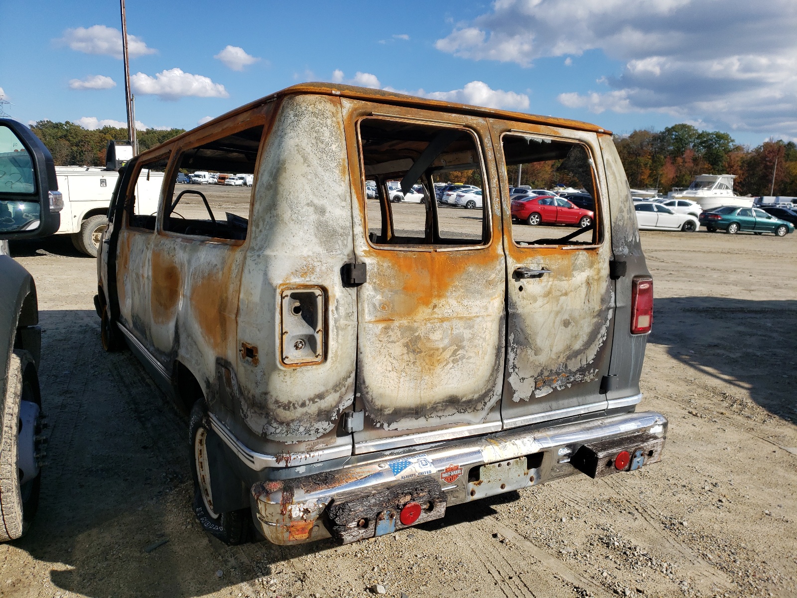 Photo 3 from auction – 1987 DODGE RAM WAGON with VIN 2B4GB11H1HK300673