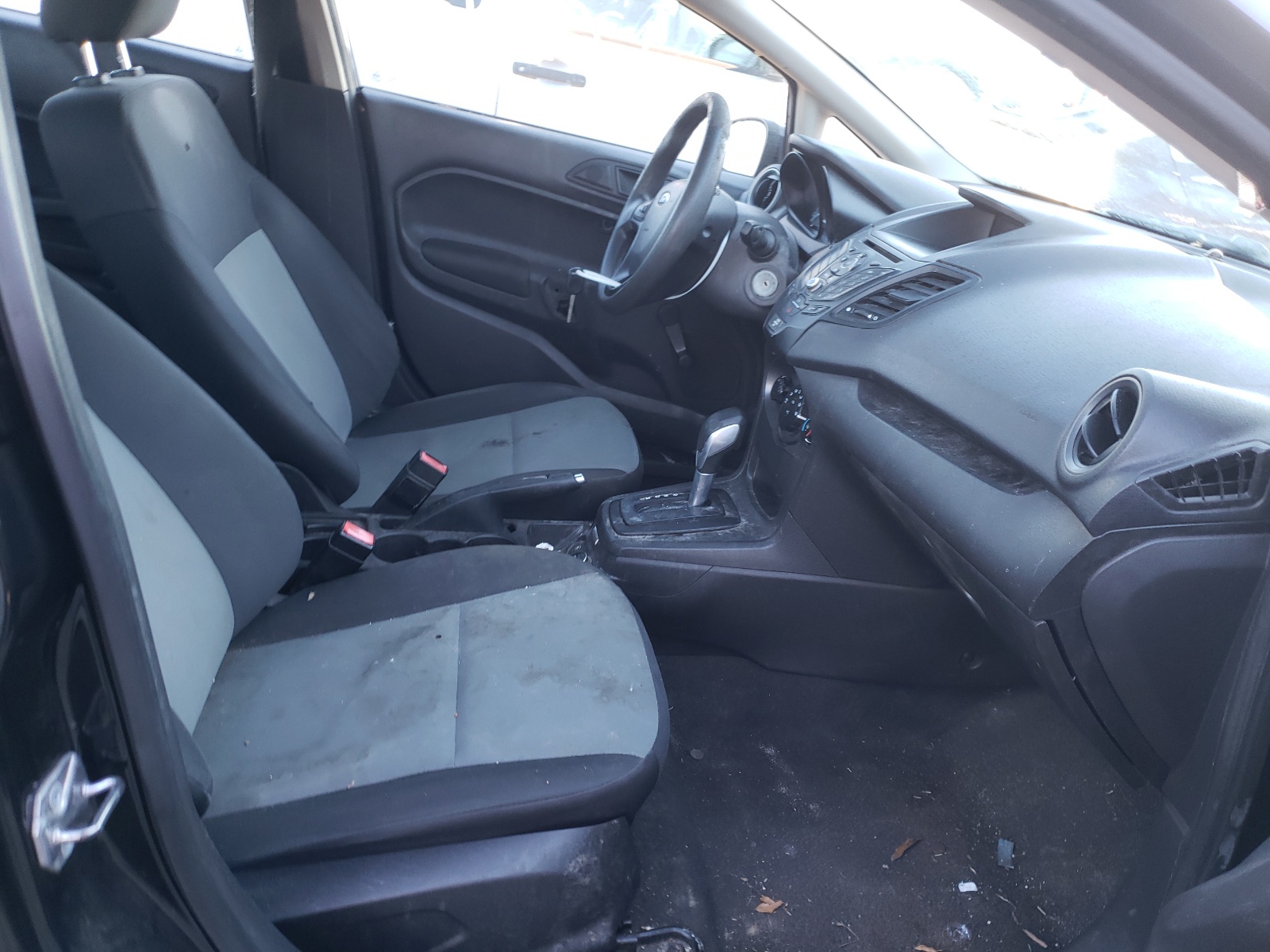 Photo 5 from auction – 2015 FORD FIESTA S with VIN 3FADP4AJ6FM218841