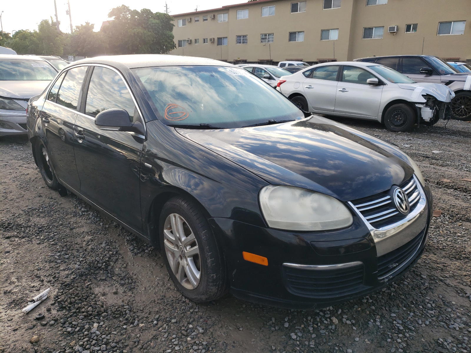 VOLKSWAGEN JETTA WOLF 2007 with VIN 3VWEF71K07M177570 - Photo from auction