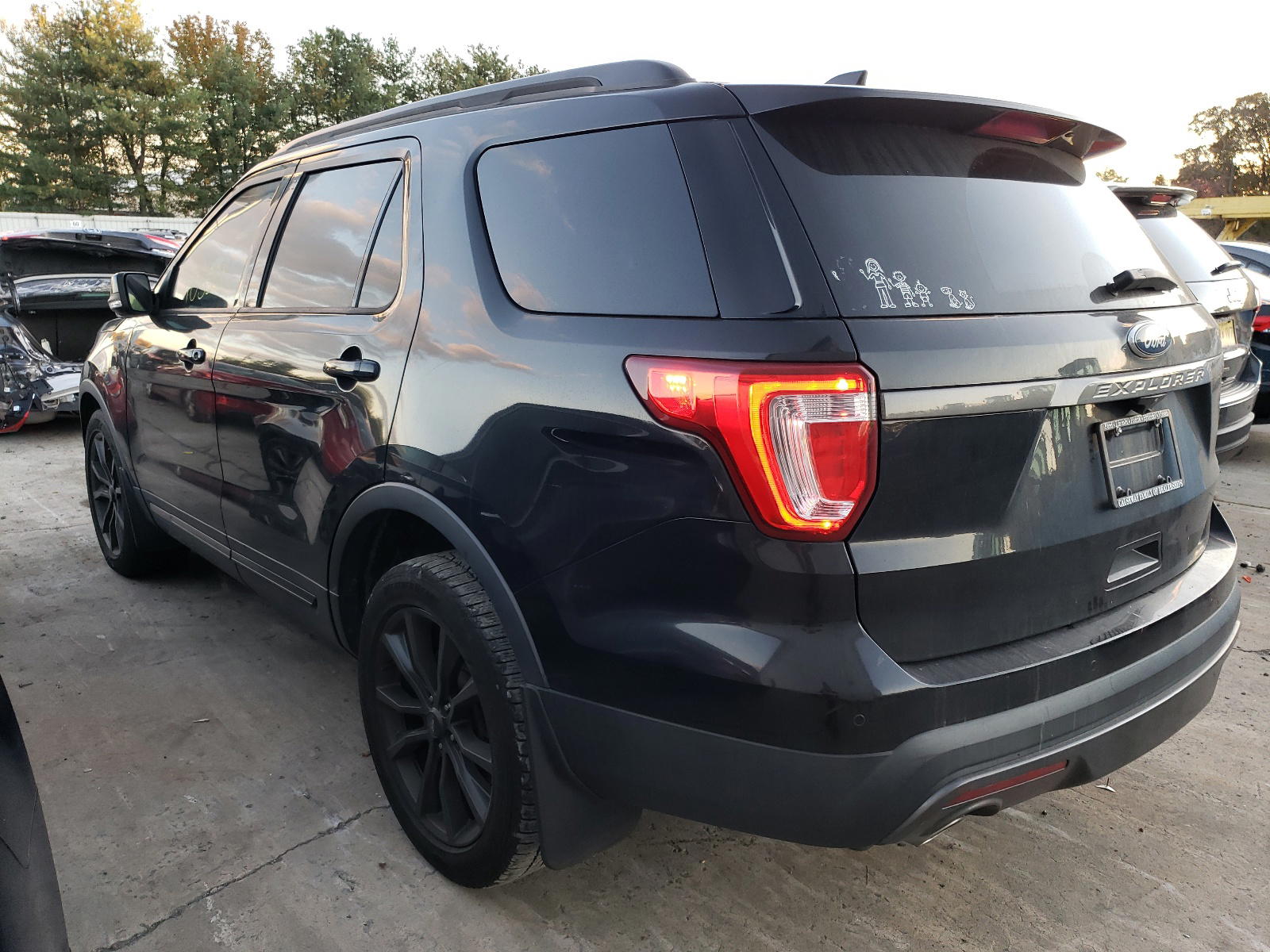 Photo 3 from auction – 2017 FORD EXPLORER X with VIN 1FM5K8D83HGC17071