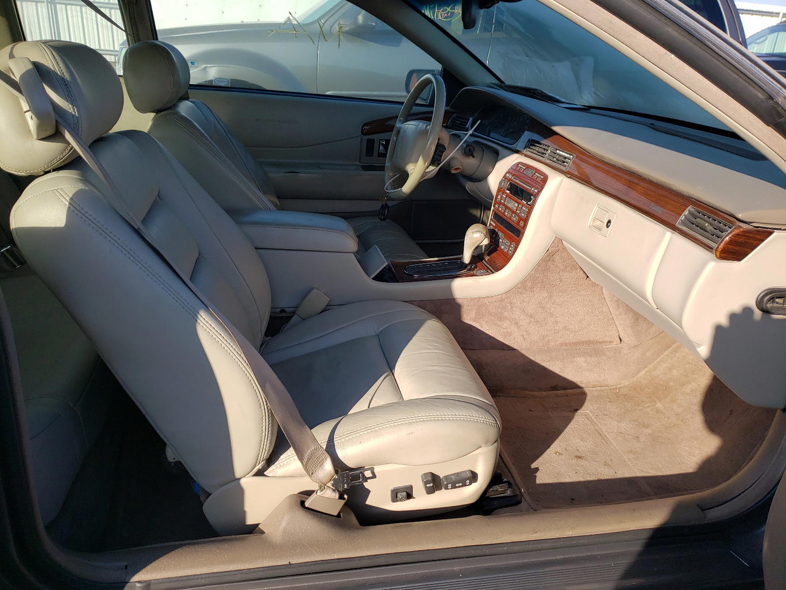 Photo 5 from auction – 1998 CADILLAC ELDORADO with VIN 1G6EL12Y2WU610816