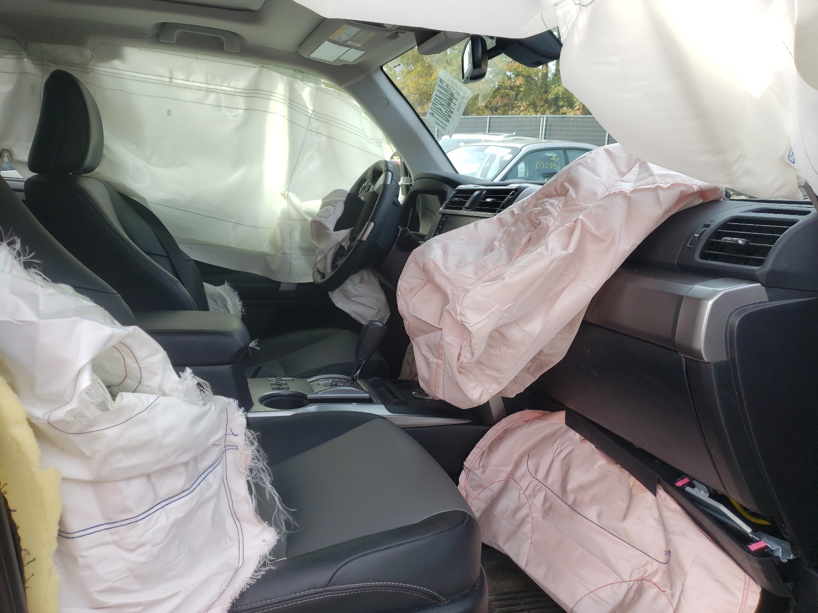 Photo 5 from auction – 2020 TOYOTA 4RUNNER SR with VIN JTEBU5JRXL5738253