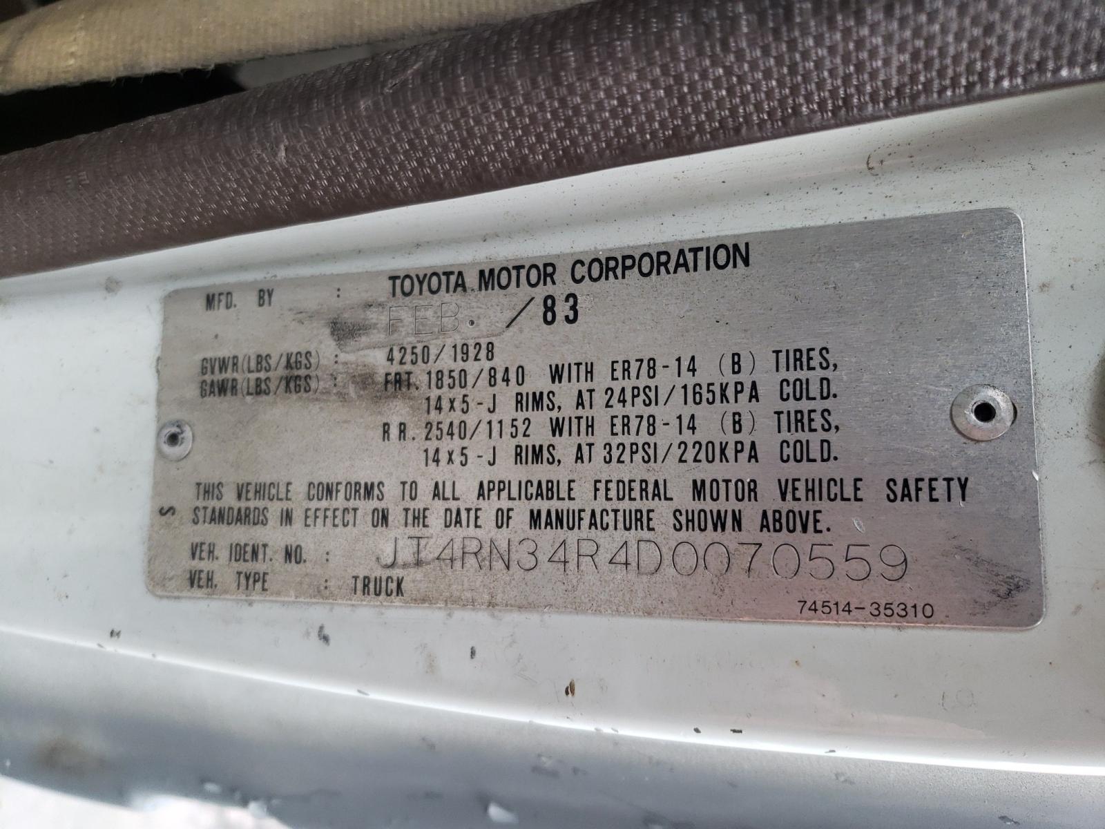 Photo 10 from auction – 1983 TOYOTA PICKUP 1/2 with VIN JT4RN34R4D0070559