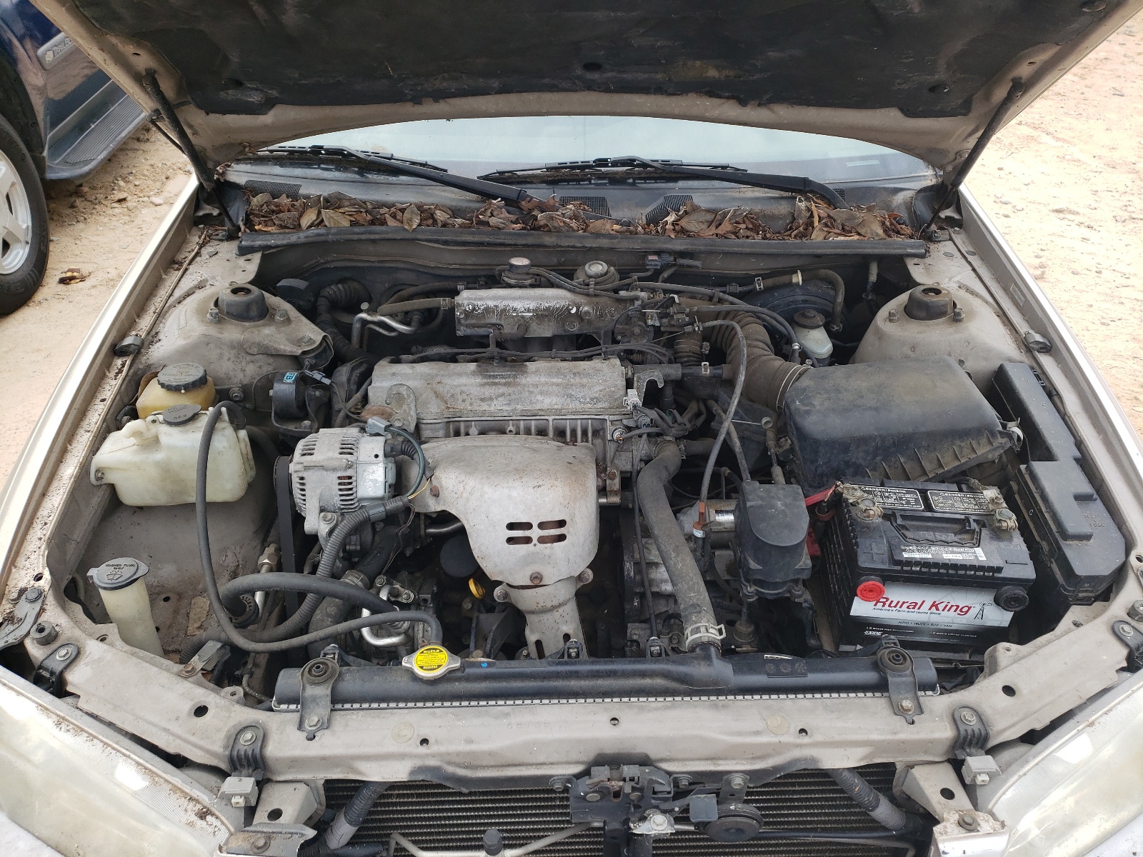 Photo 7 from auction – 2000 TOYOTA CAMRY with VIN 4T1BG22K6YU740019