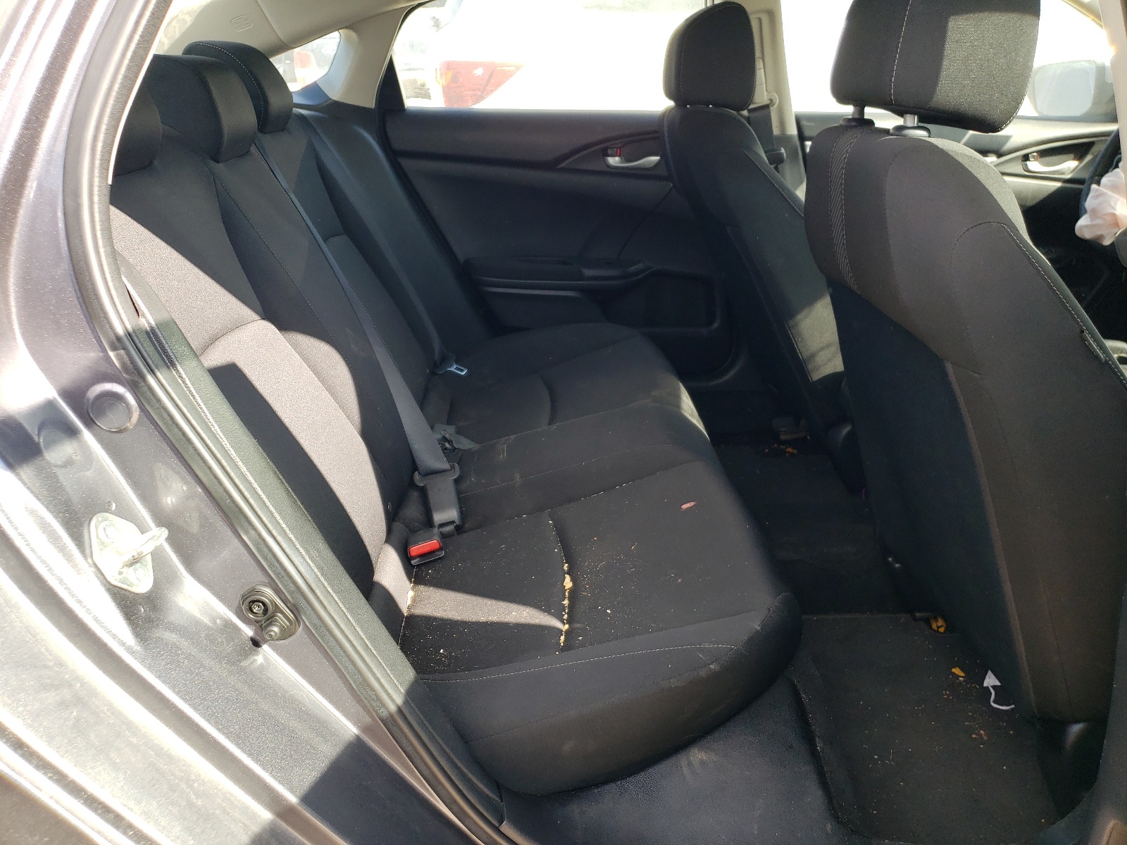 Photo 6 from auction – 2018 HONDA CIVIC LX with VIN 2HGFC2F52JH520800