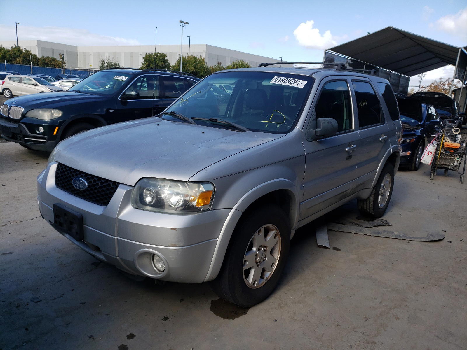 Photo 2 from auction – 2007 FORD ESCAPE LIM with VIN 1FMCU04107KB97542
