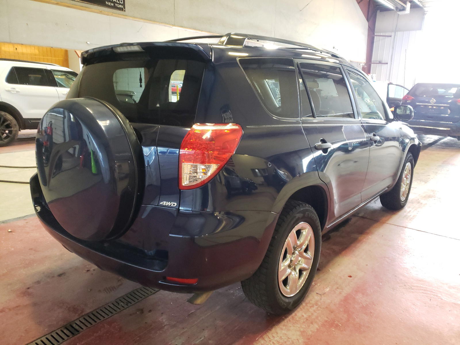 Photo 4 from auction – 2007 TOYOTA RAV4 with VIN JTMBD33V475112206