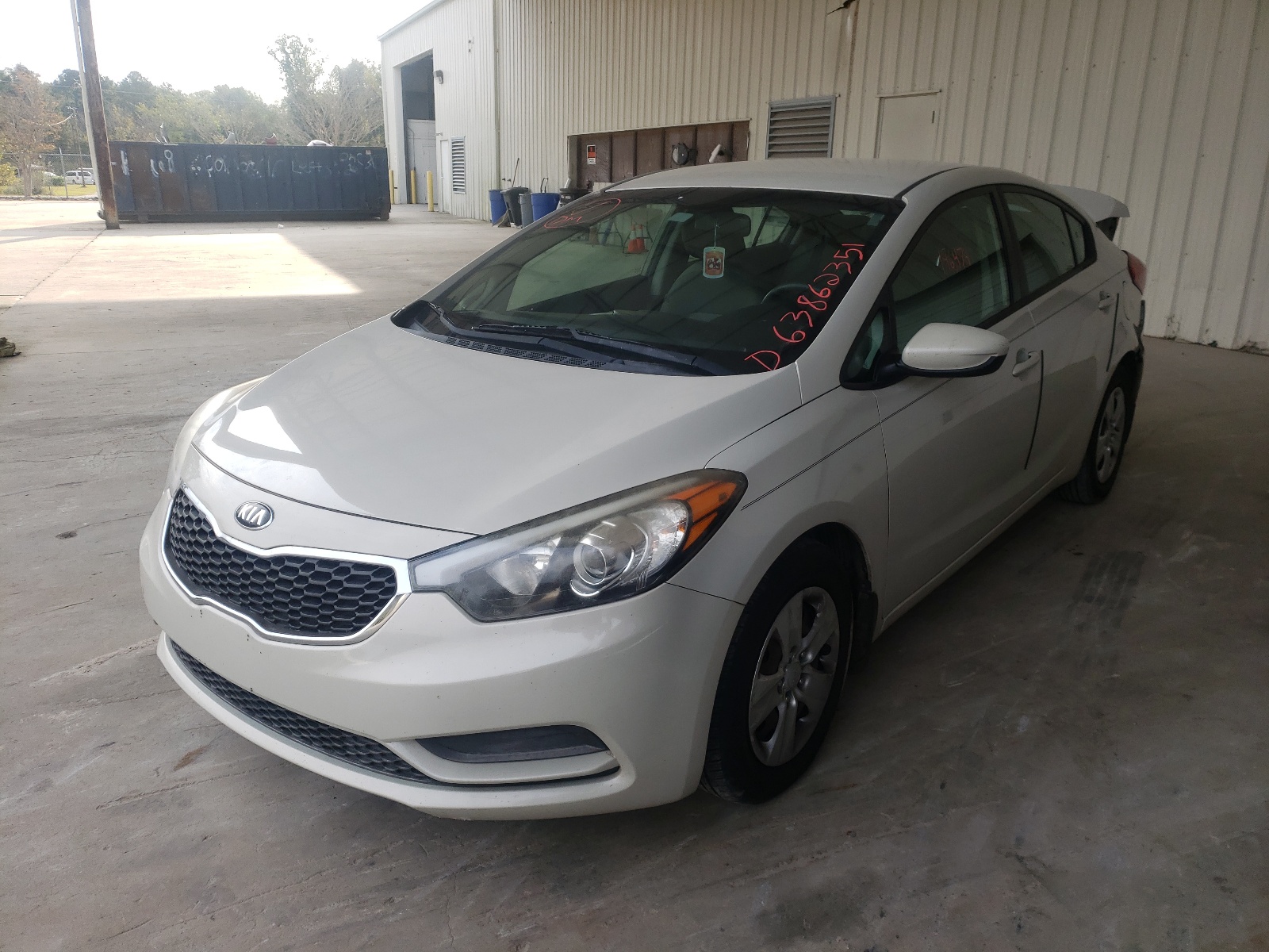 Zdjęcie 2 z aukcji – 2015 KIA FORTE LX z VIN KNAFK4A68F5409547