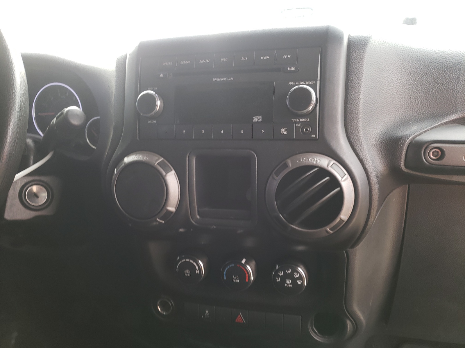 Zdjęcie 9 z aukcji – 2011 JEEP WRANGLER U z VIN 1J4BA3H18BL522021